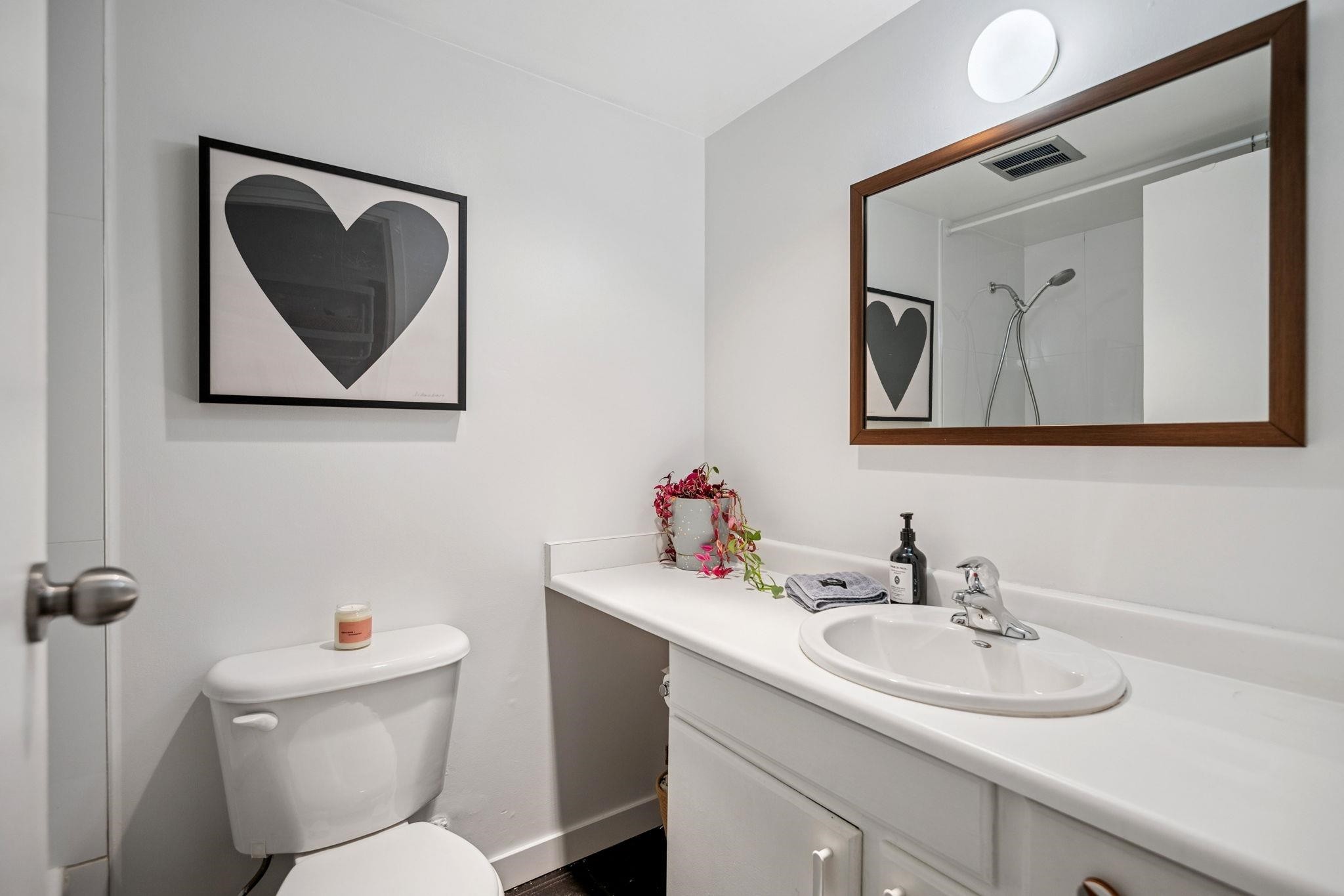 209-1420 8 Avenue E, Vancouver, BC