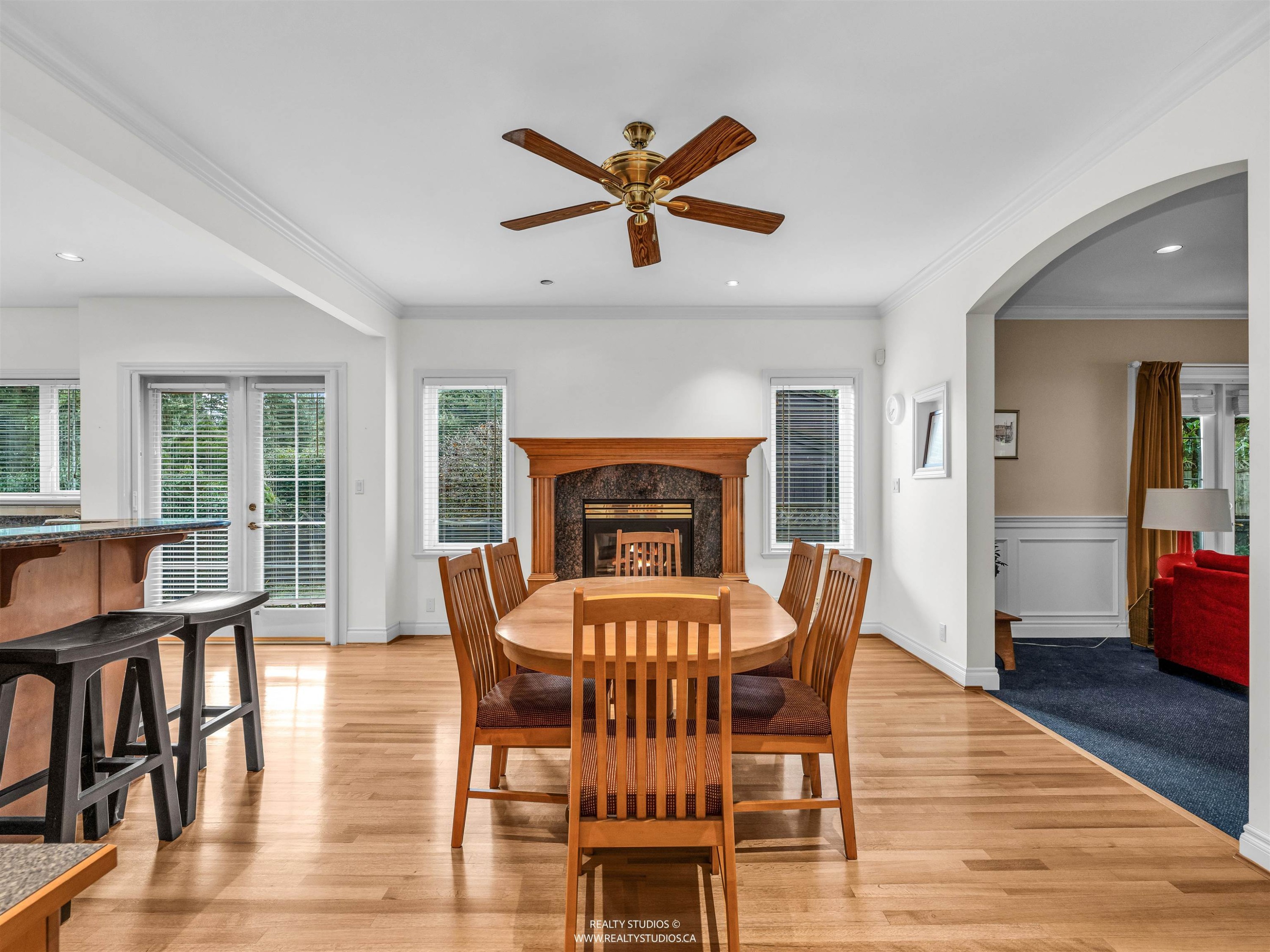 563 Esquimalt Avenue, West Vancouver, BC