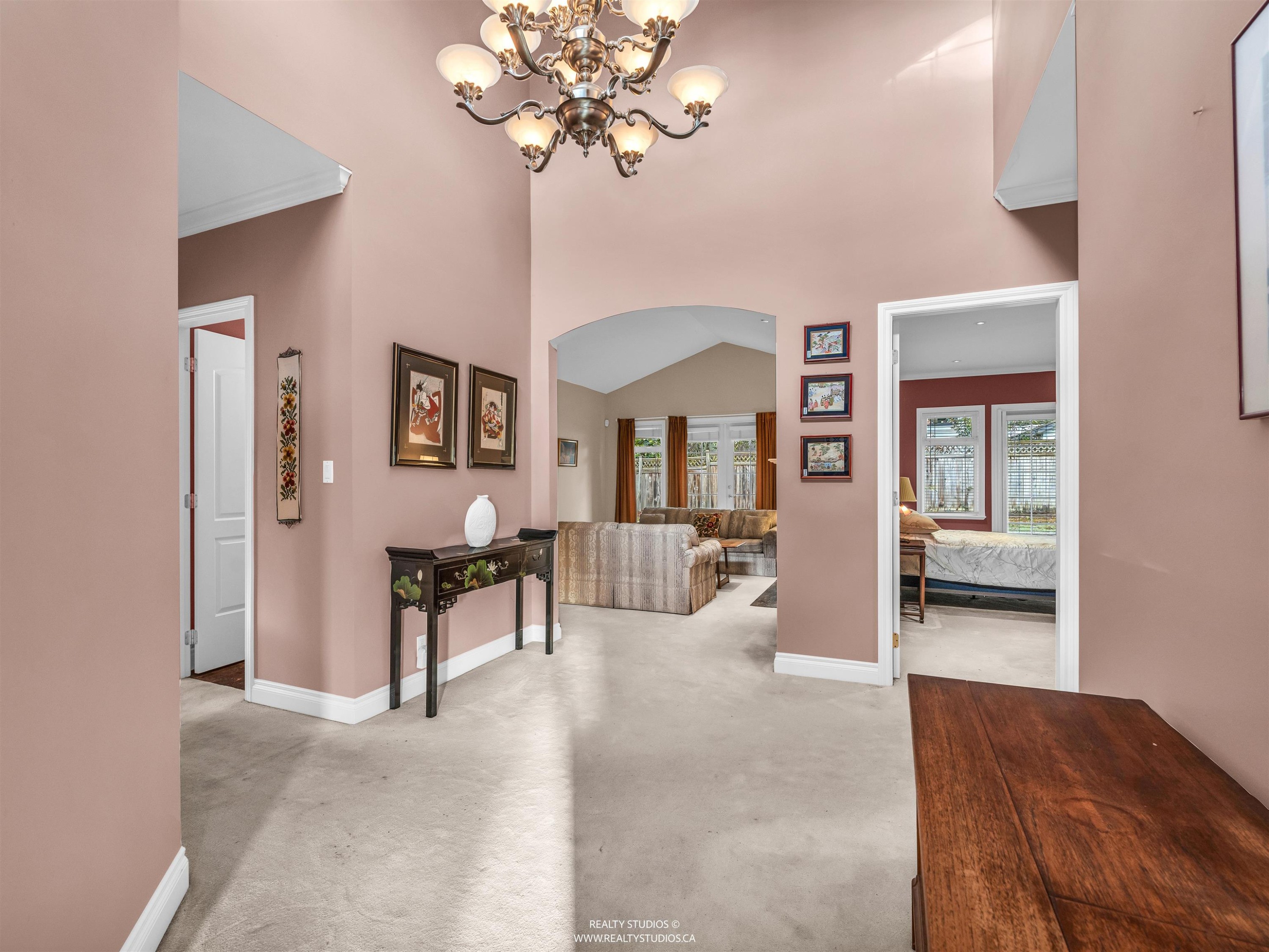 563 Esquimalt Avenue, West Vancouver, BC