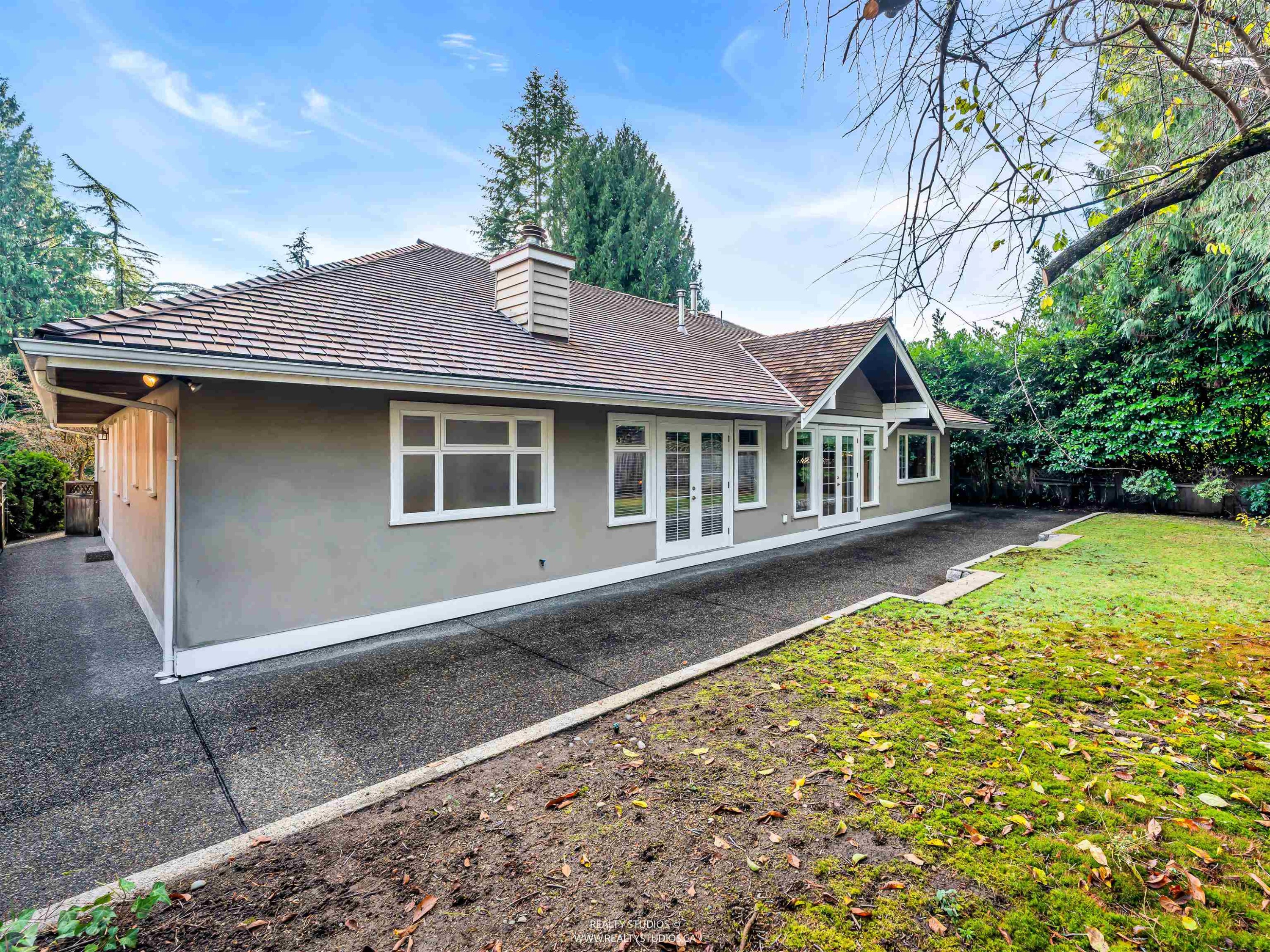 563 Esquimalt Avenue, West Vancouver, BC