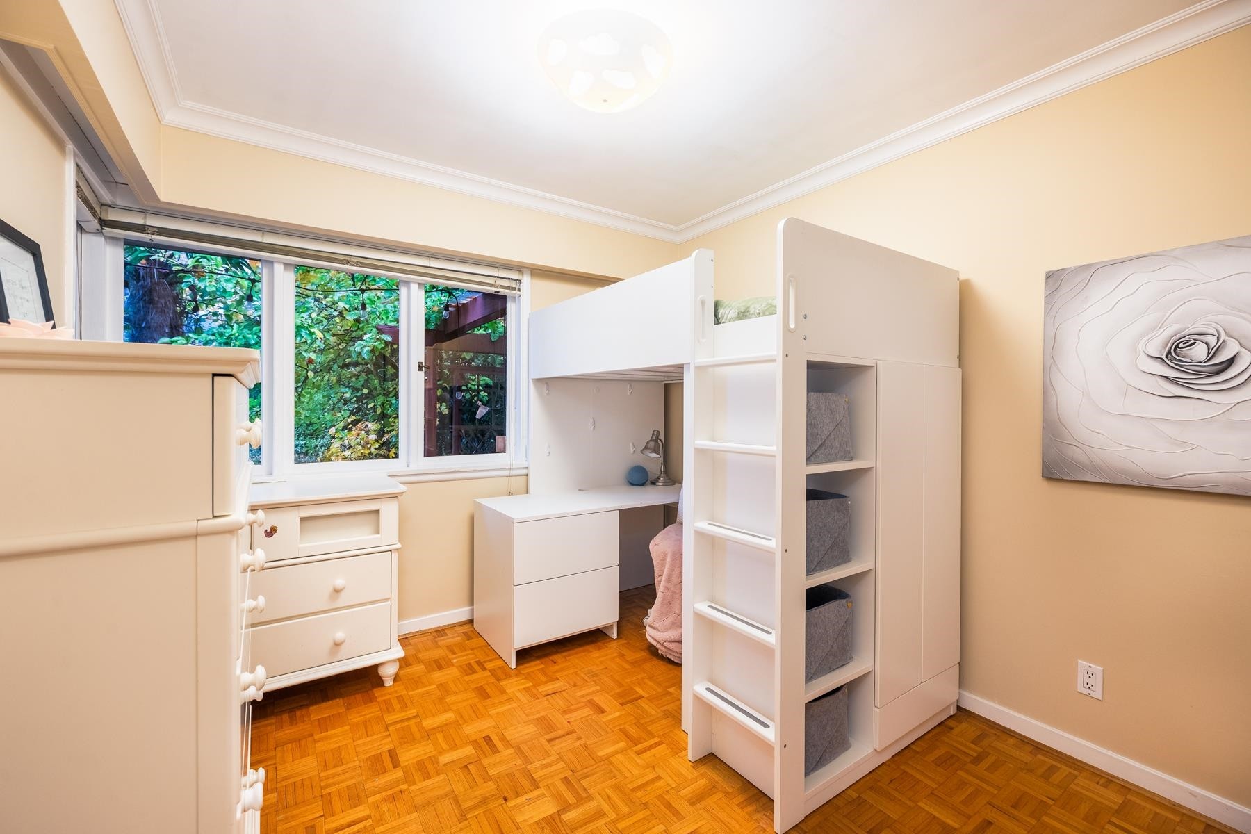 1090 Keith Road W, North Vancouver, BC