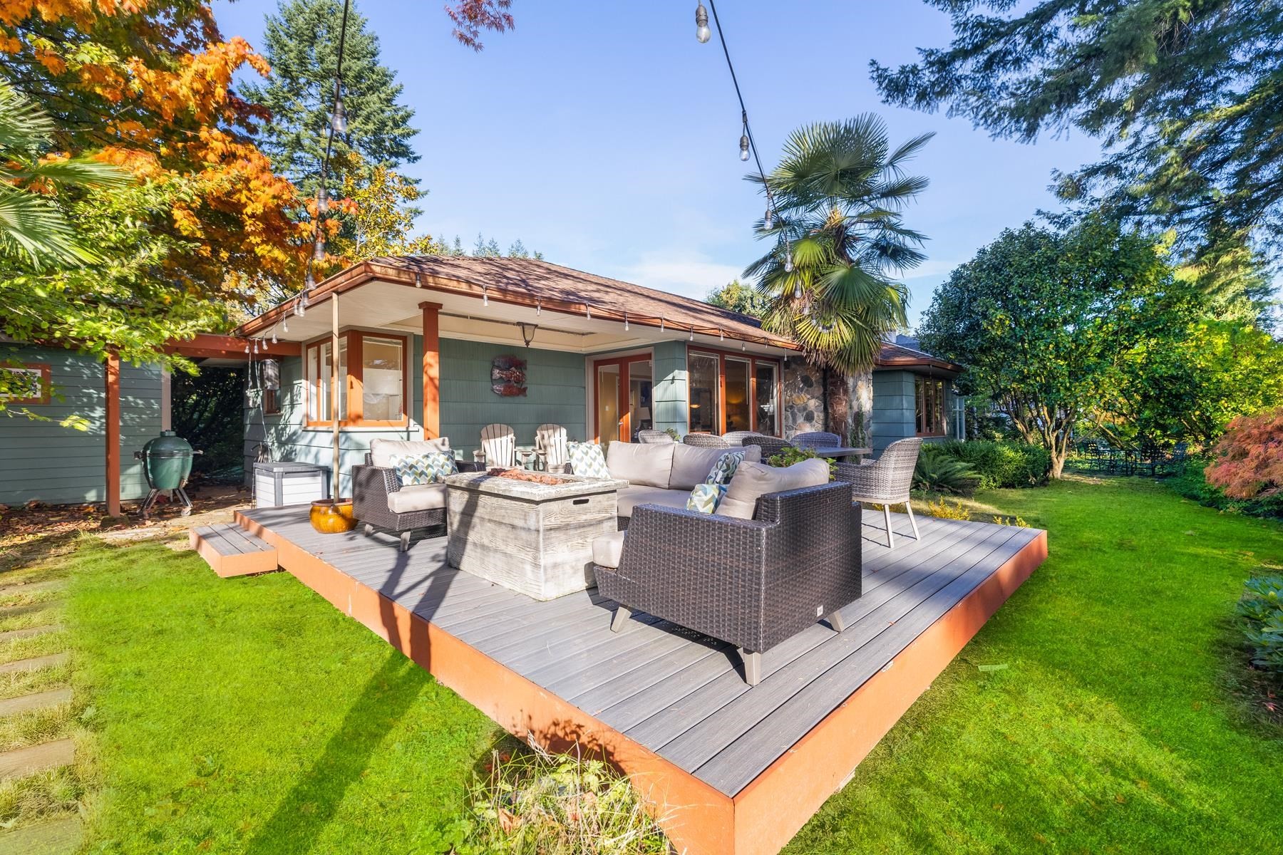 1090 Keith Road W, North Vancouver, BC