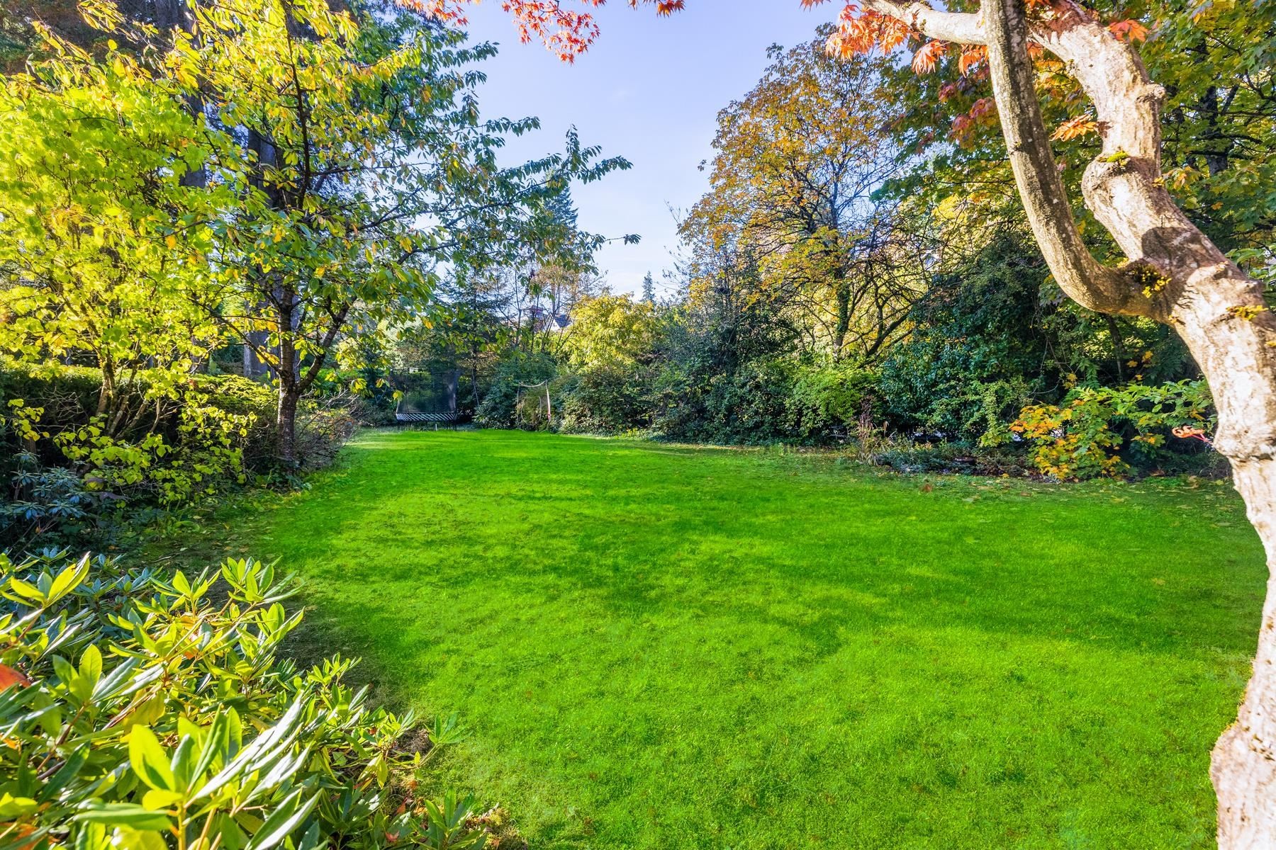 1090 Keith Road W, North Vancouver, BC