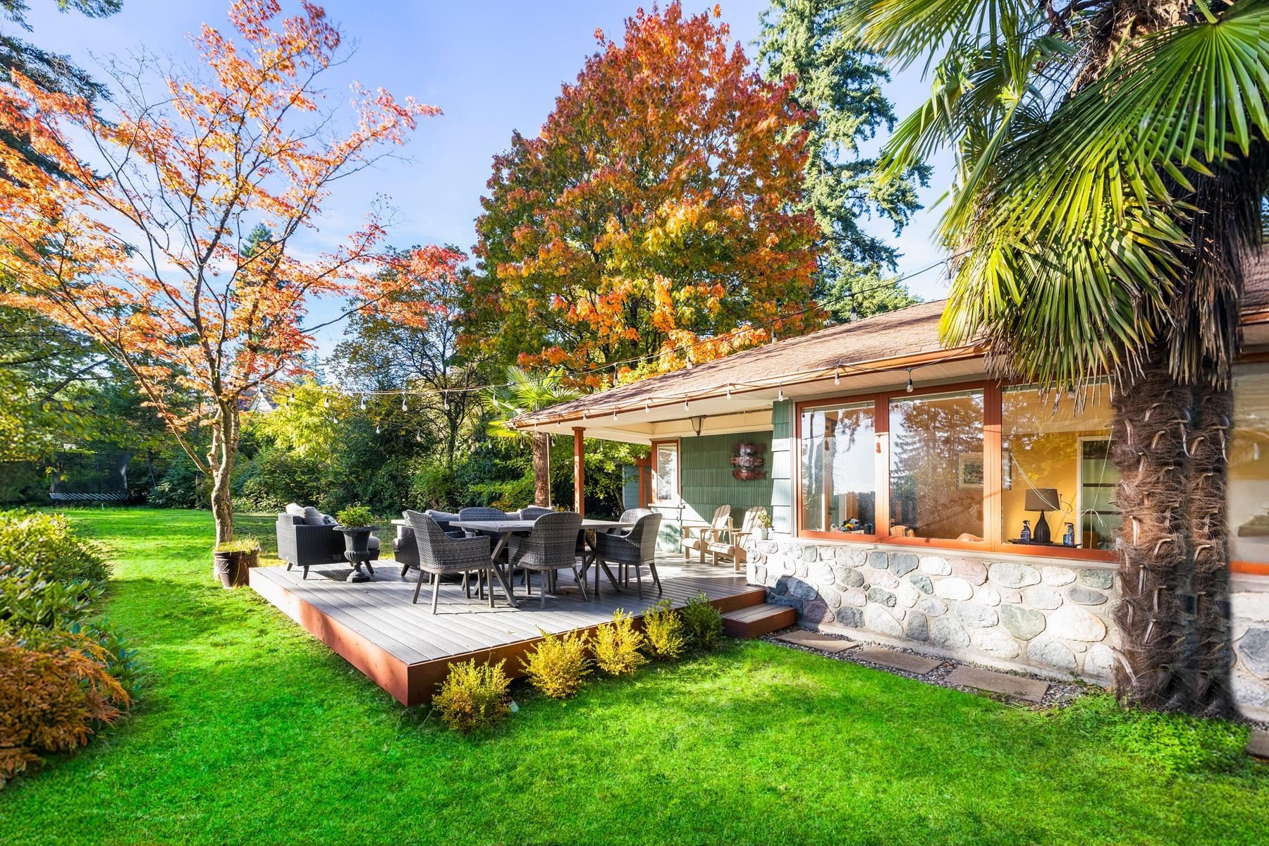 1090 Keith Road W, North Vancouver, BC