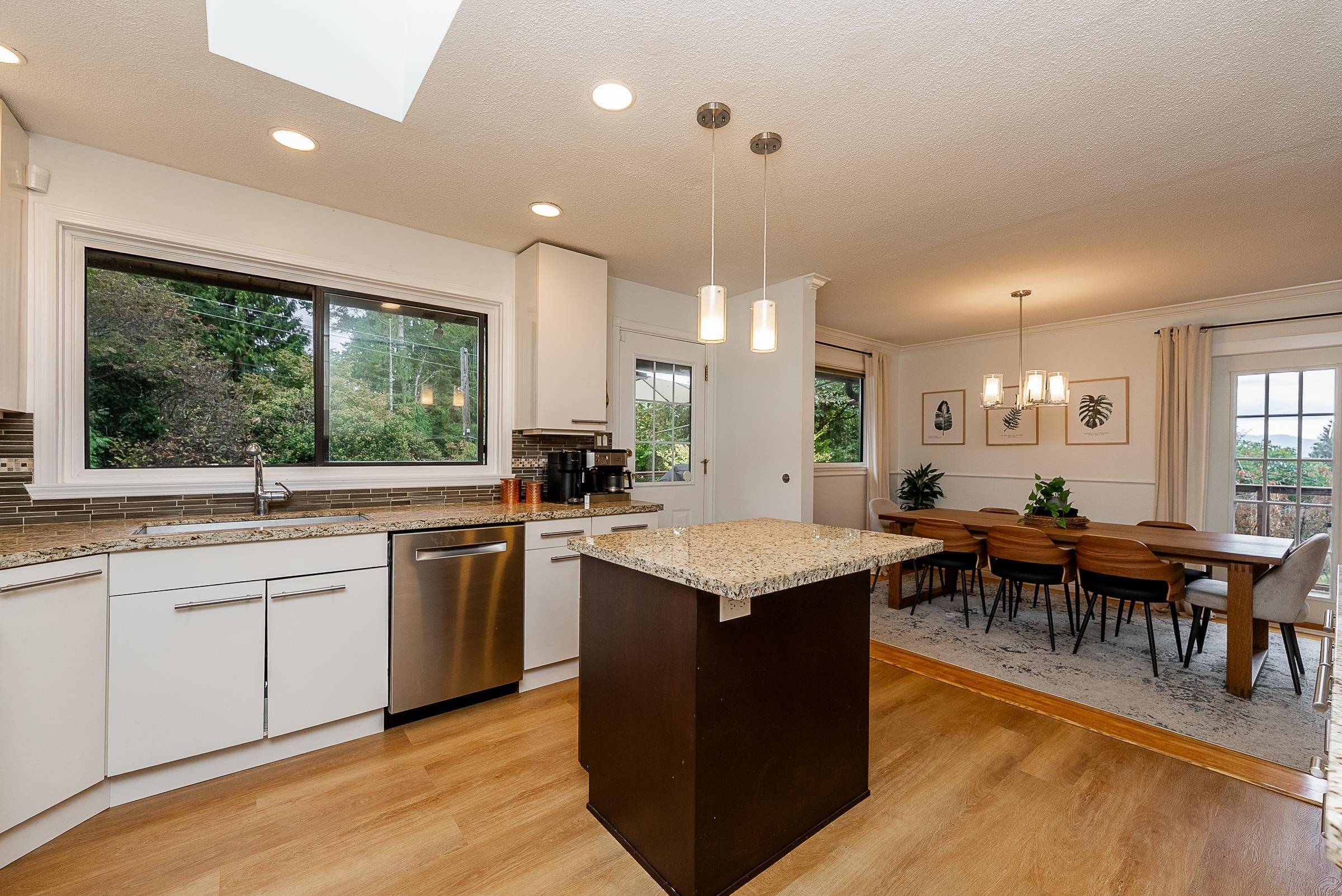 2988 Fleet Street, Coquitlam, BC