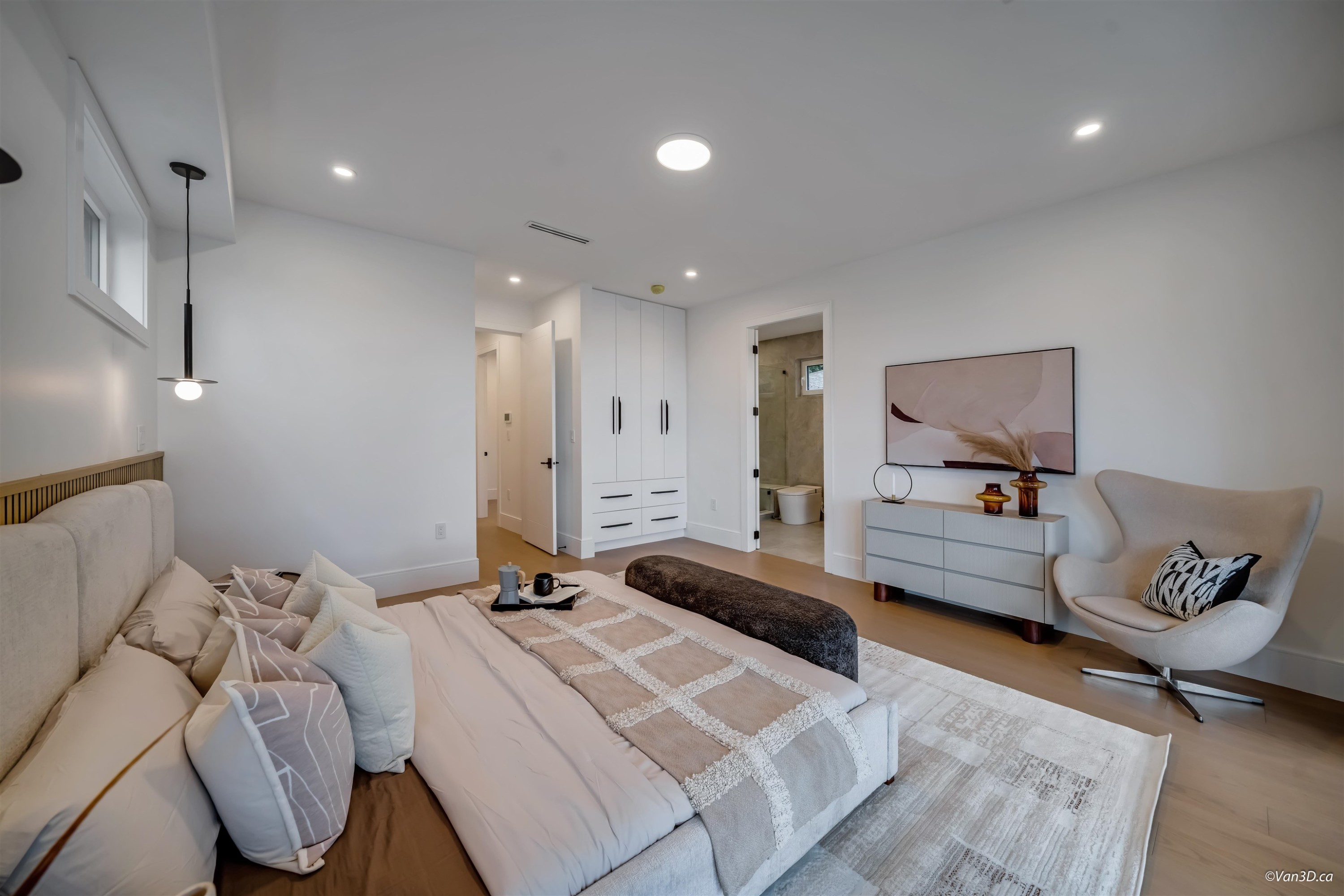 973 Adderley Street, North Vancouver, BC