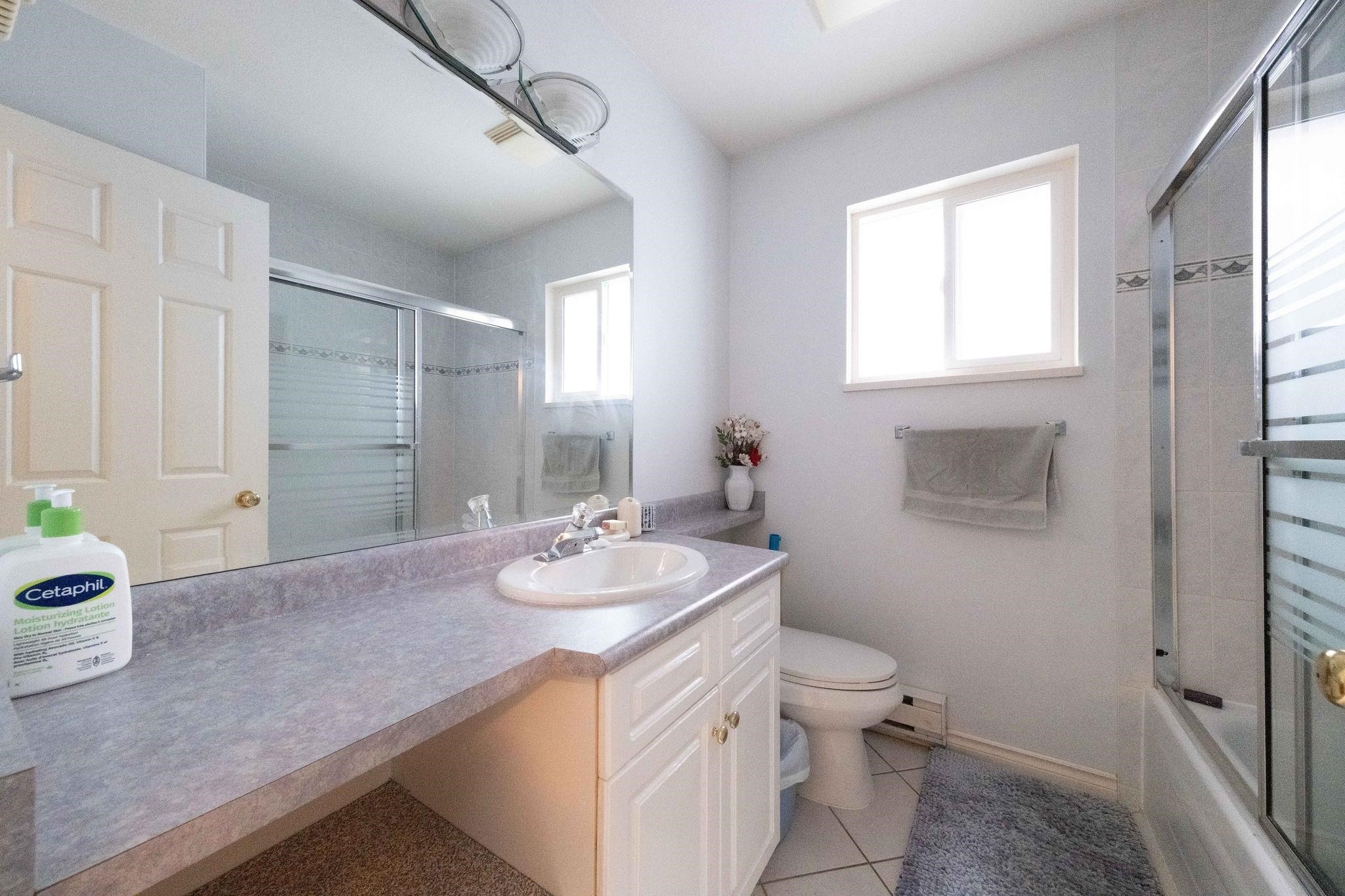 628 21St Street E, North Vancouver, BC