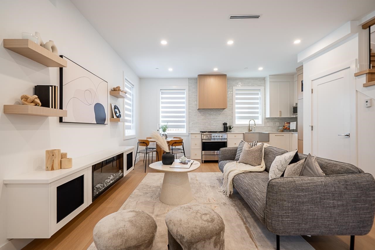 2105 33Rd Avenue E, Vancouver, BC