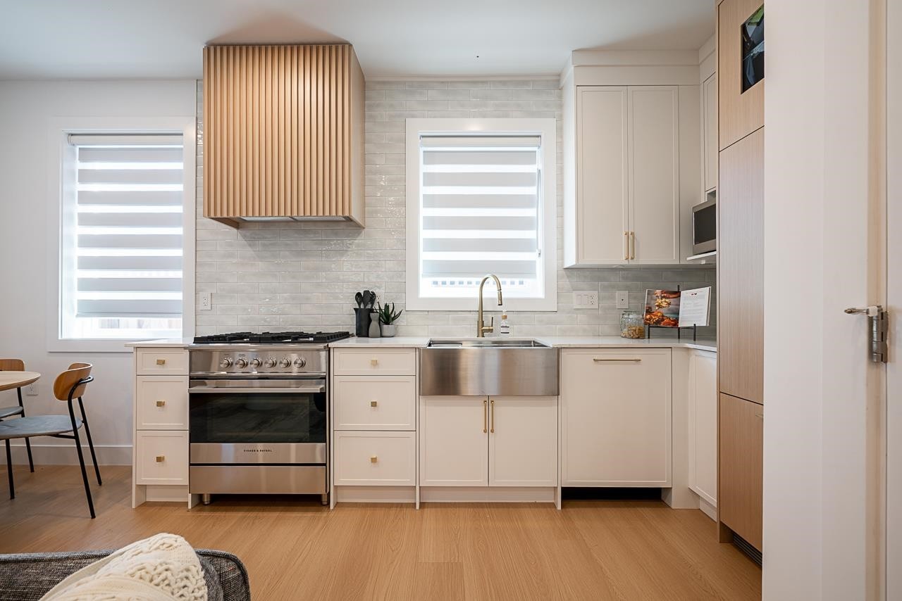 2105 33Rd Avenue E, Vancouver, BC