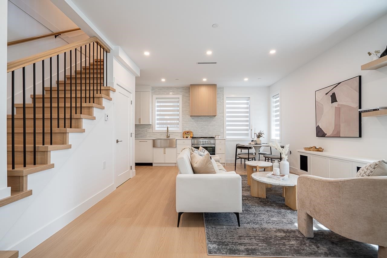 2107 33Rd Avenue E, Vancouver, BC