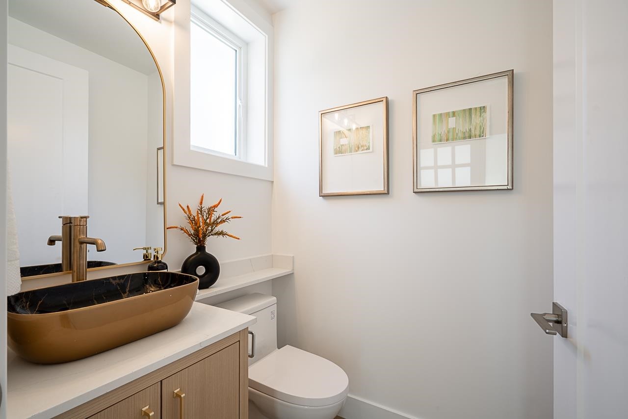 2107 33Rd Avenue E, Vancouver, BC