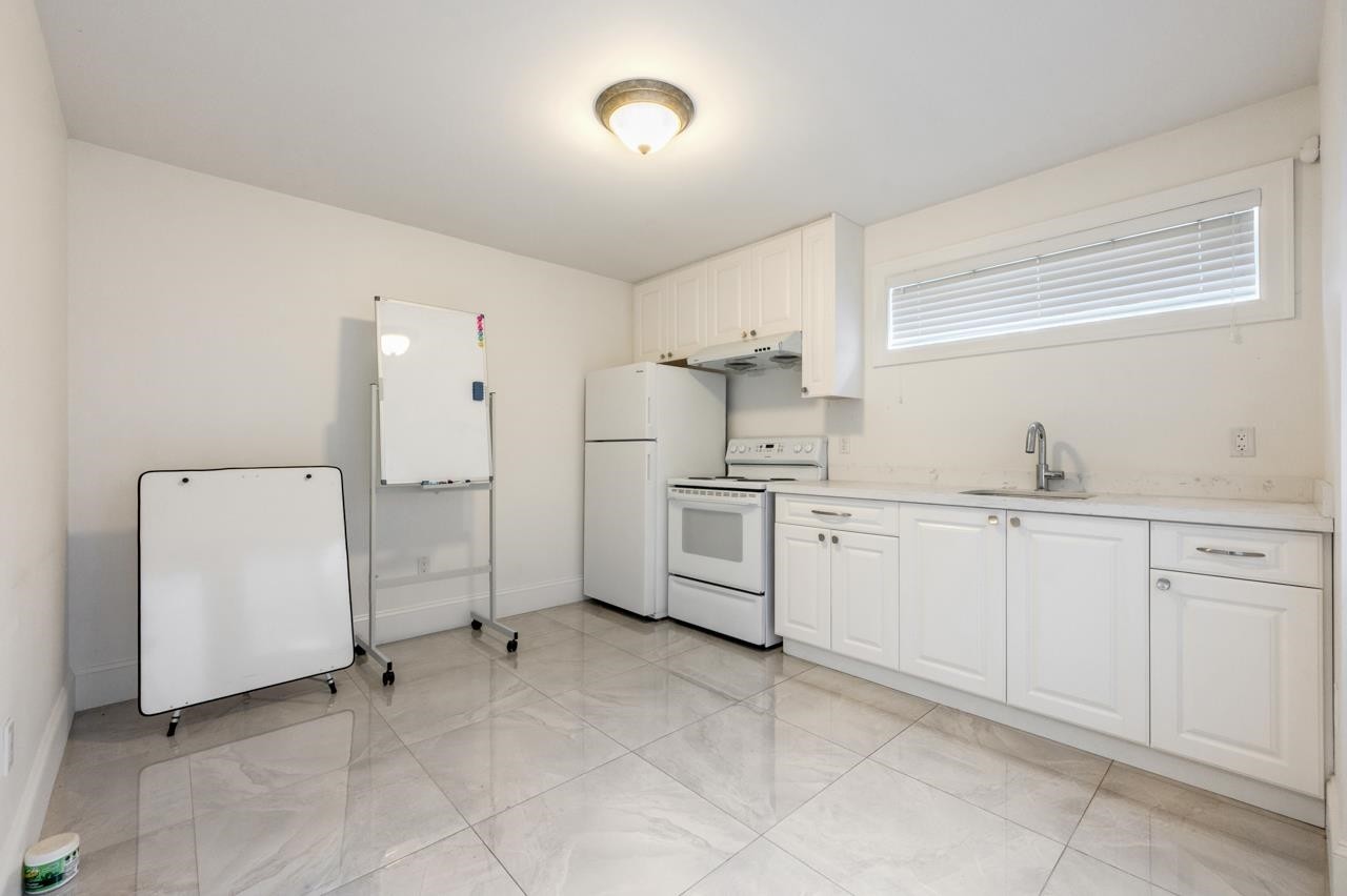 4859 Sardis Street, Burnaby, BC