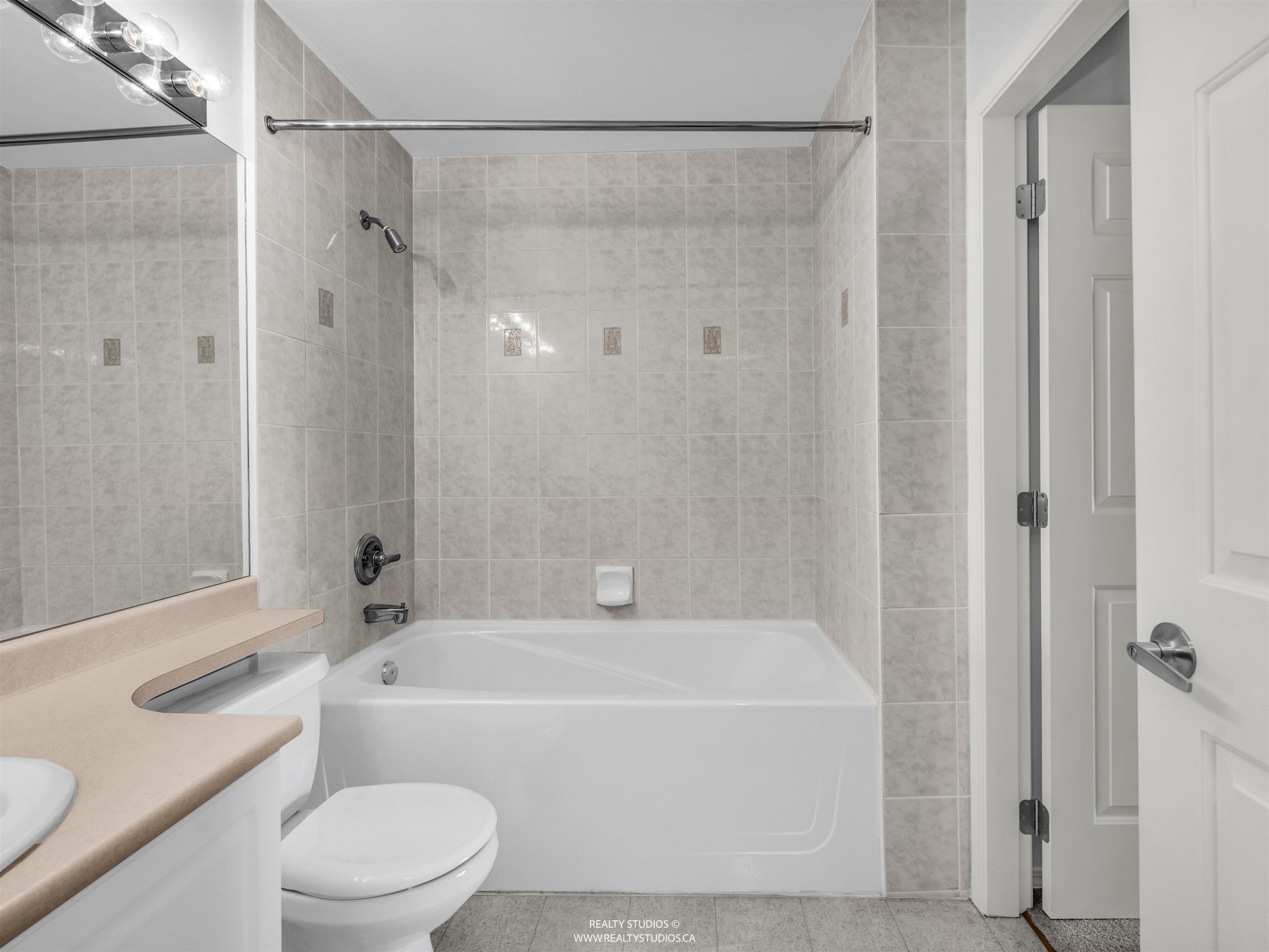 201-2393 Welcher Avenue, Port Coquitlam, BC