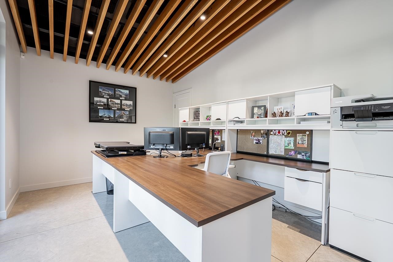 2409 Windridge Drive, North Vancouver, BC