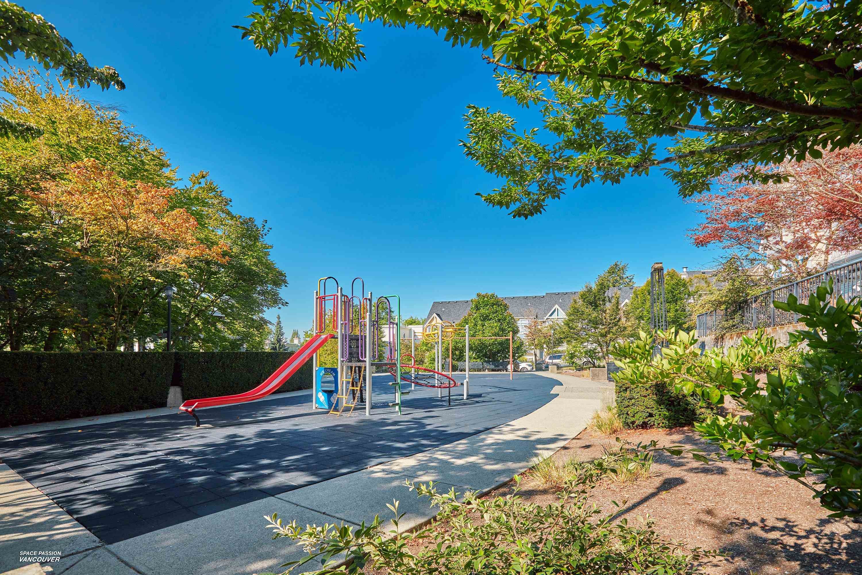 111-6833 Village Green, Burnaby, BC