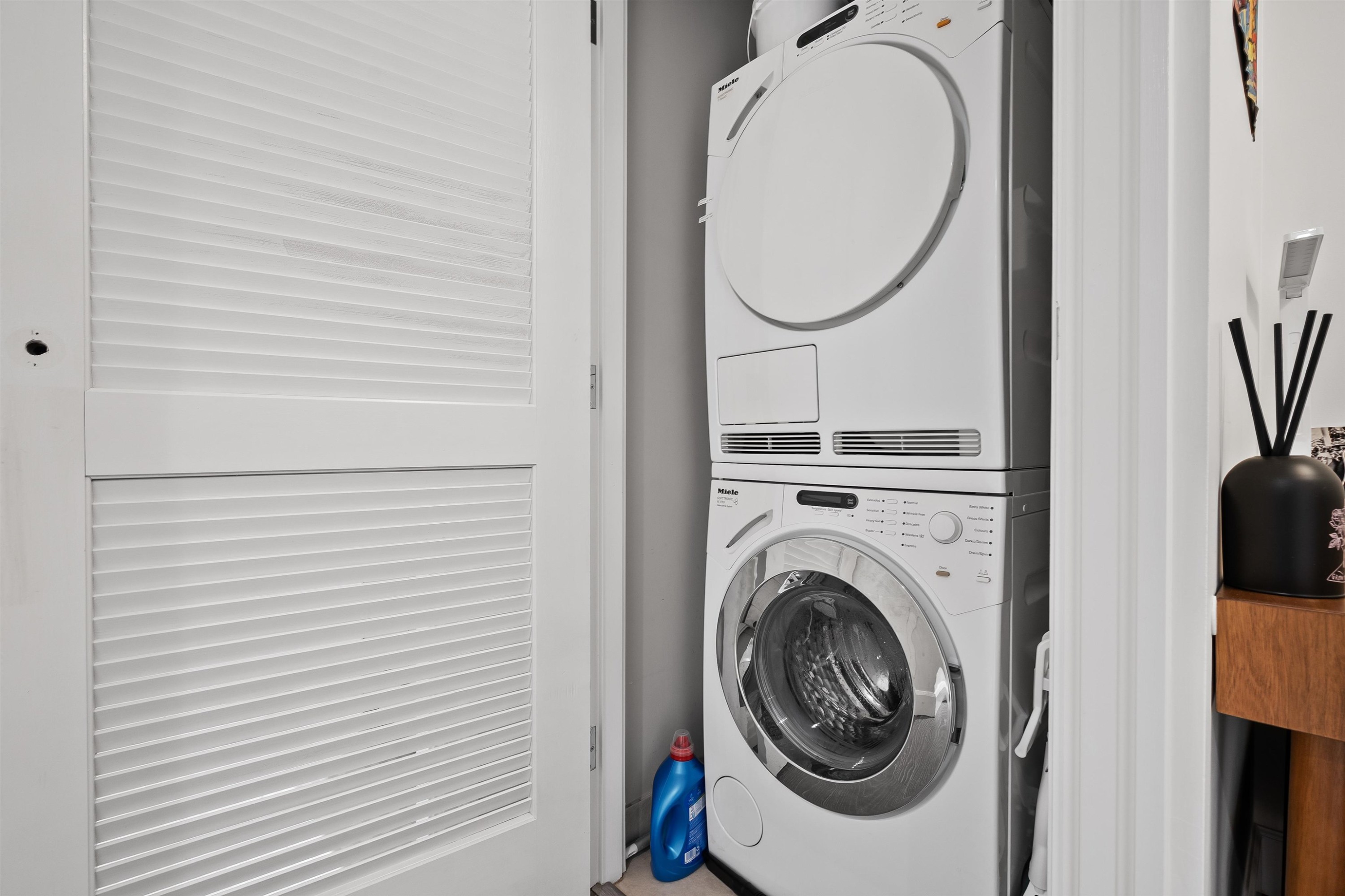 493 Broughton Street, Vancouver, BC