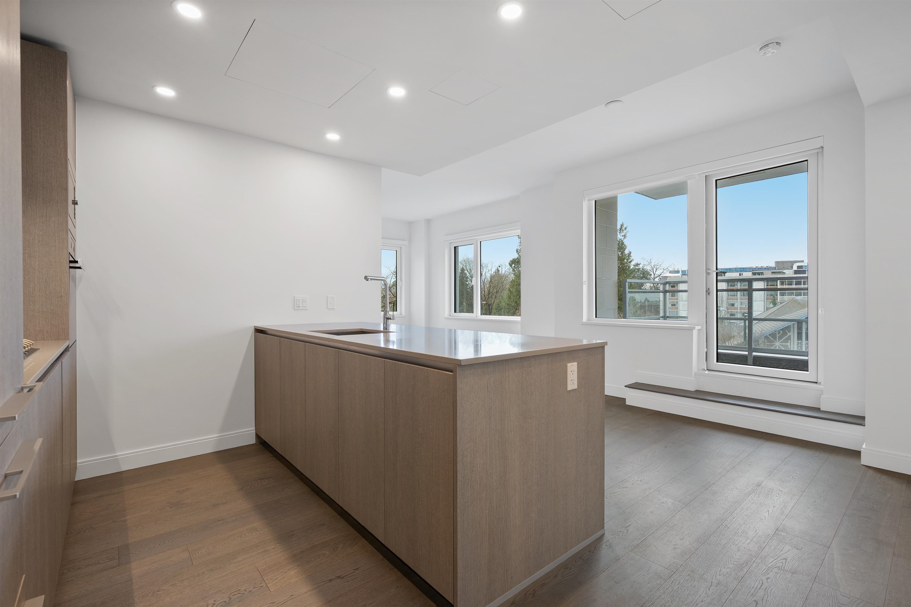 302-4908 Cambie Street, Vancouver, BC