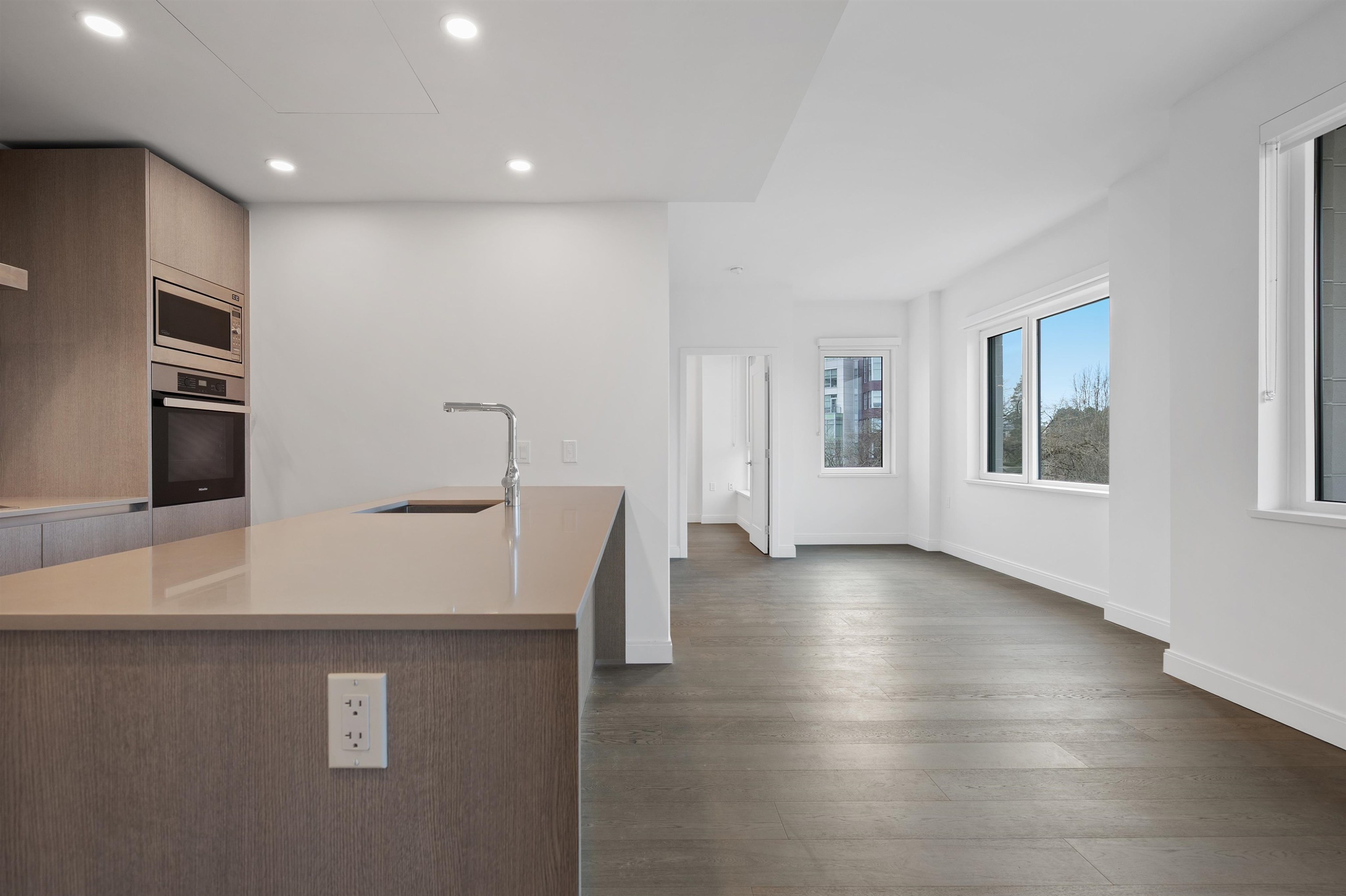 302-4908 Cambie Street, Vancouver, BC