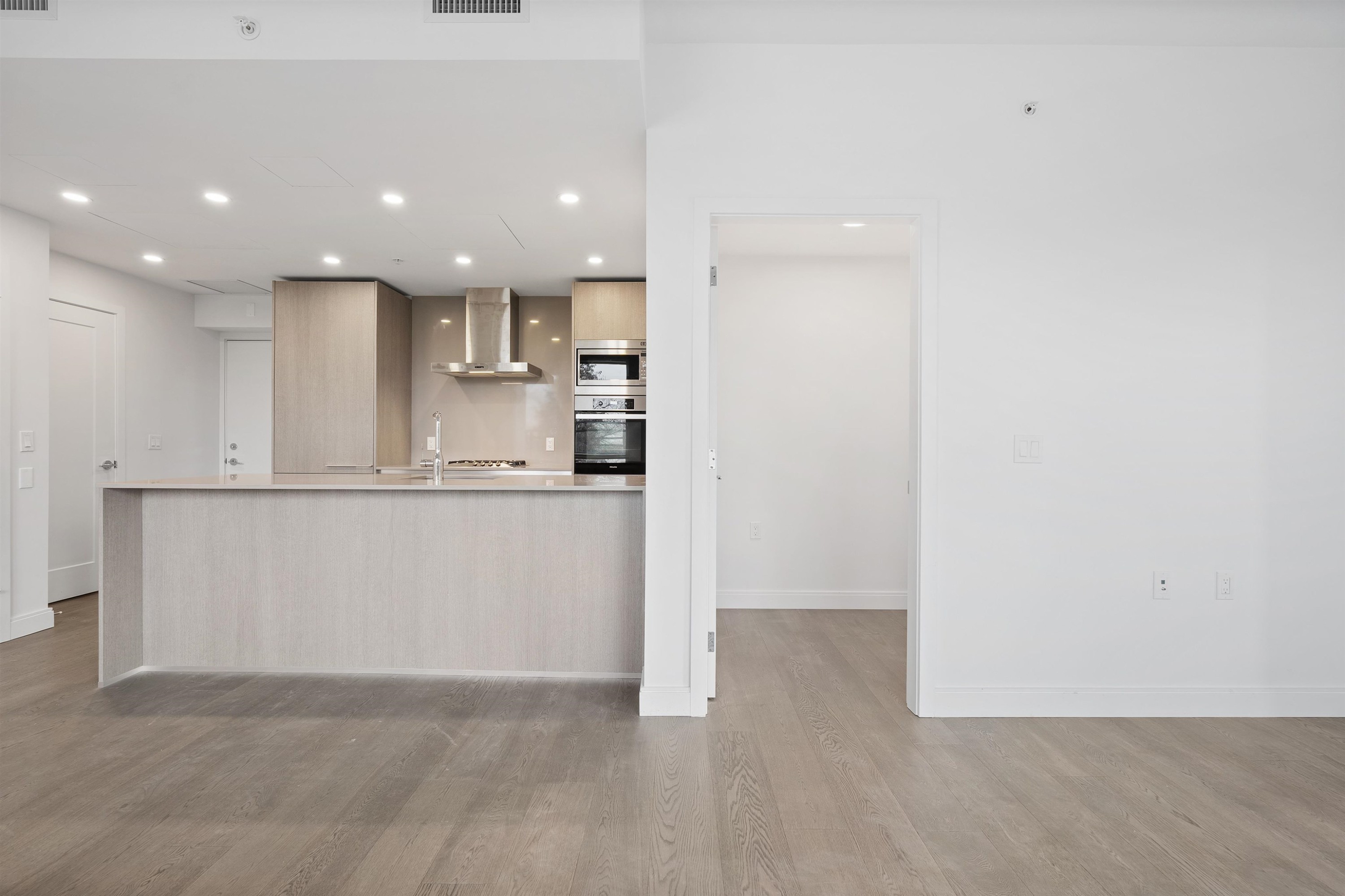 302-4908 Cambie Street, Vancouver, BC