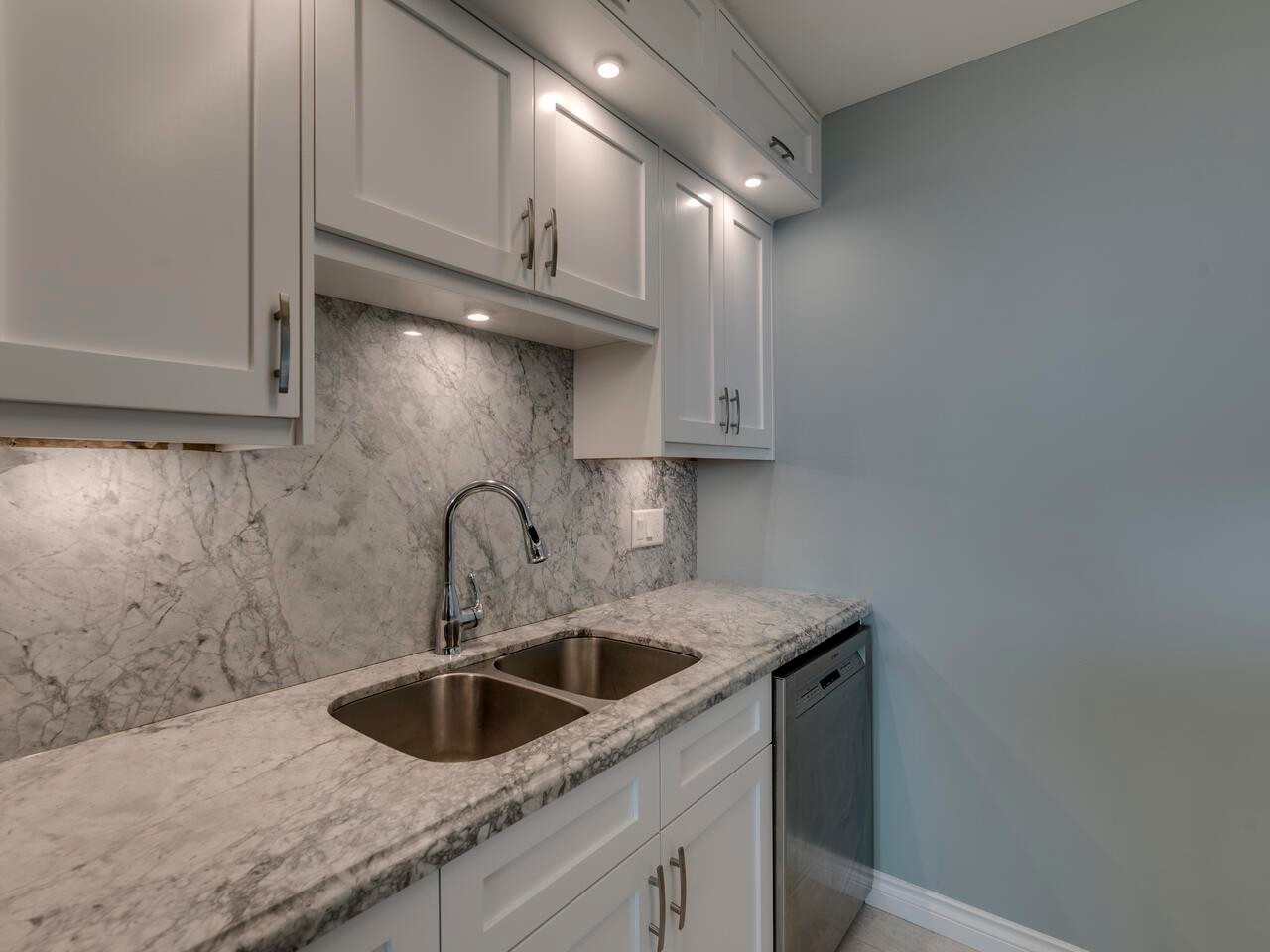 902-3920 Hastings Street, Burnaby, BC