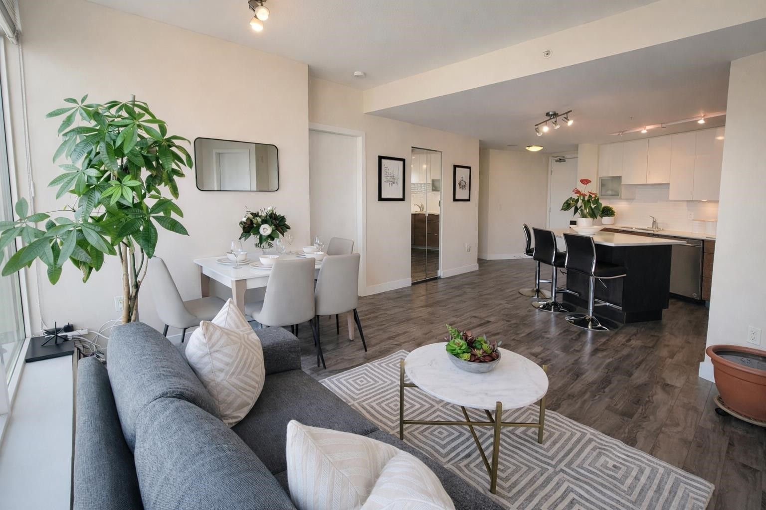 901-175 2Nd Street W, North Vancouver, BC