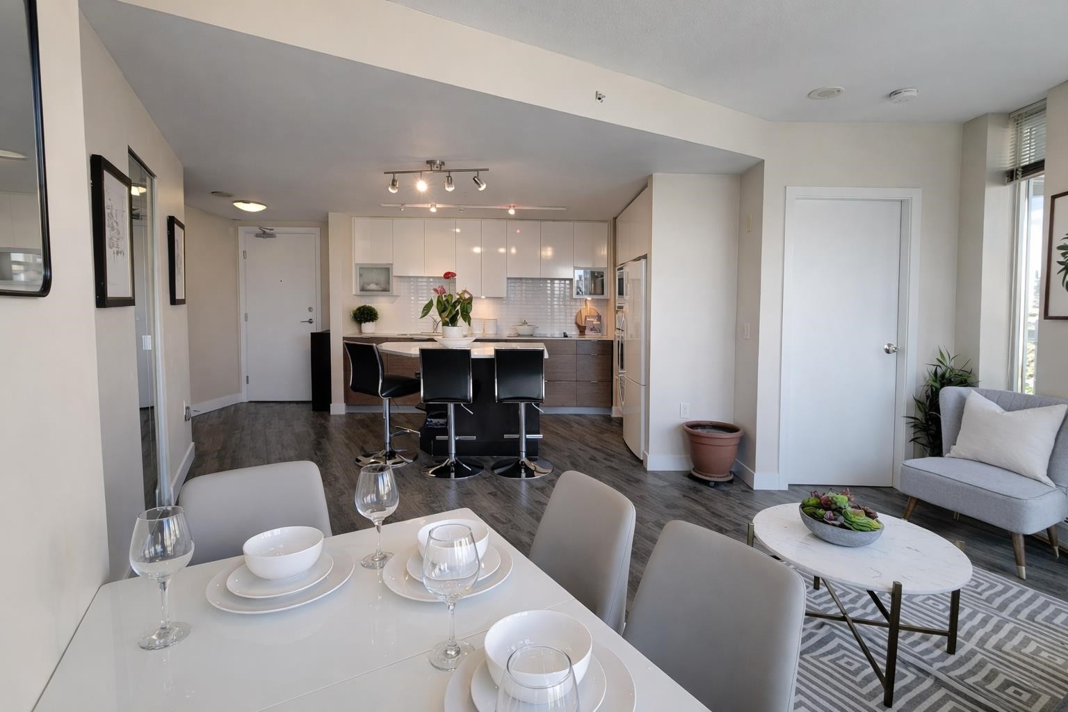 901-175 2Nd Street W, North Vancouver, BC