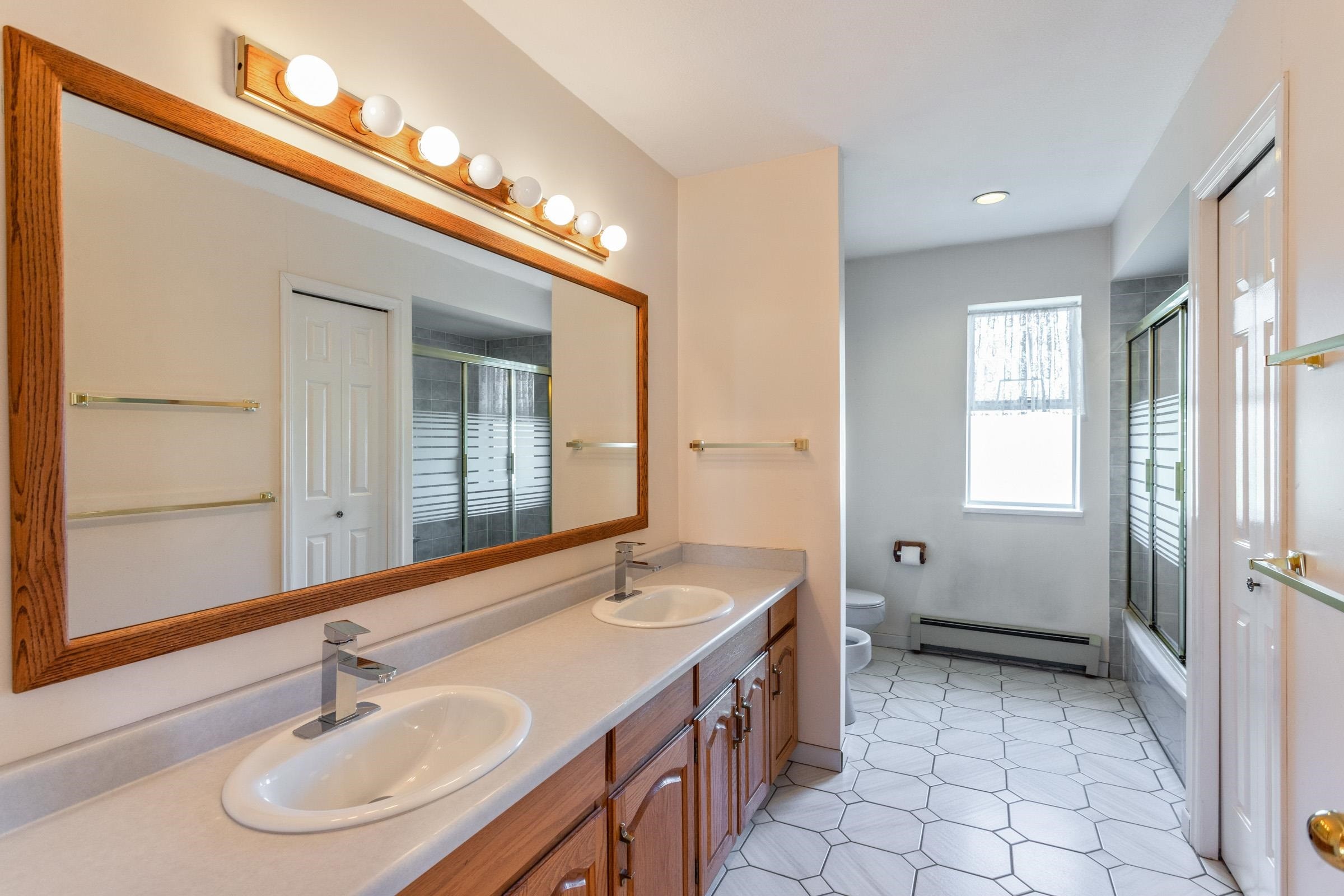 1506 Giles Place, Burnaby, BC