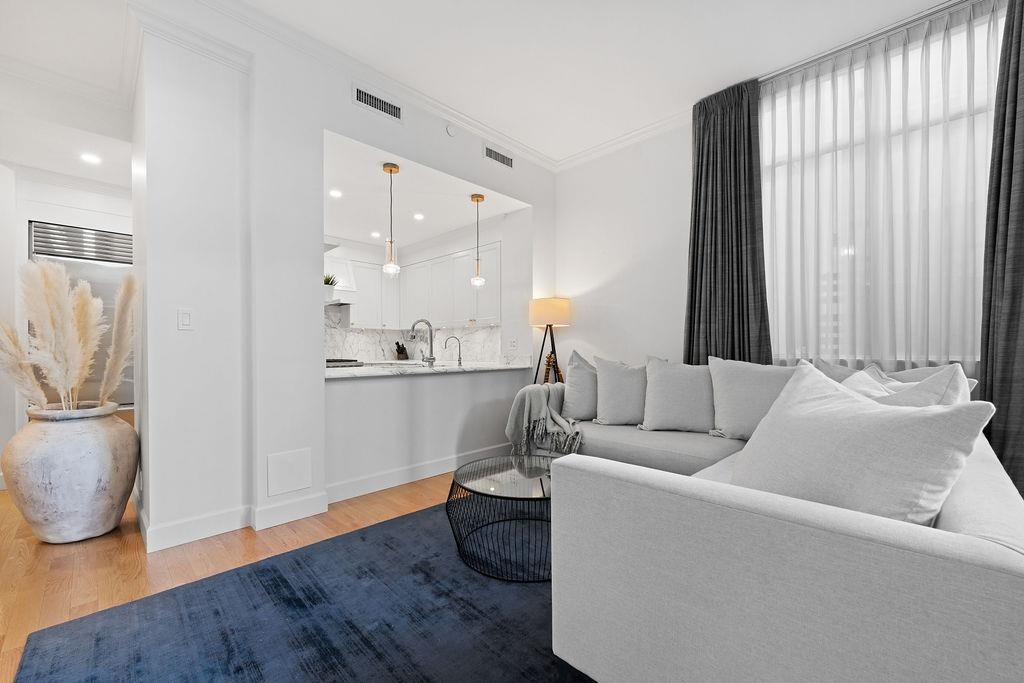 471 Beach Crescent, Vancouver, BC