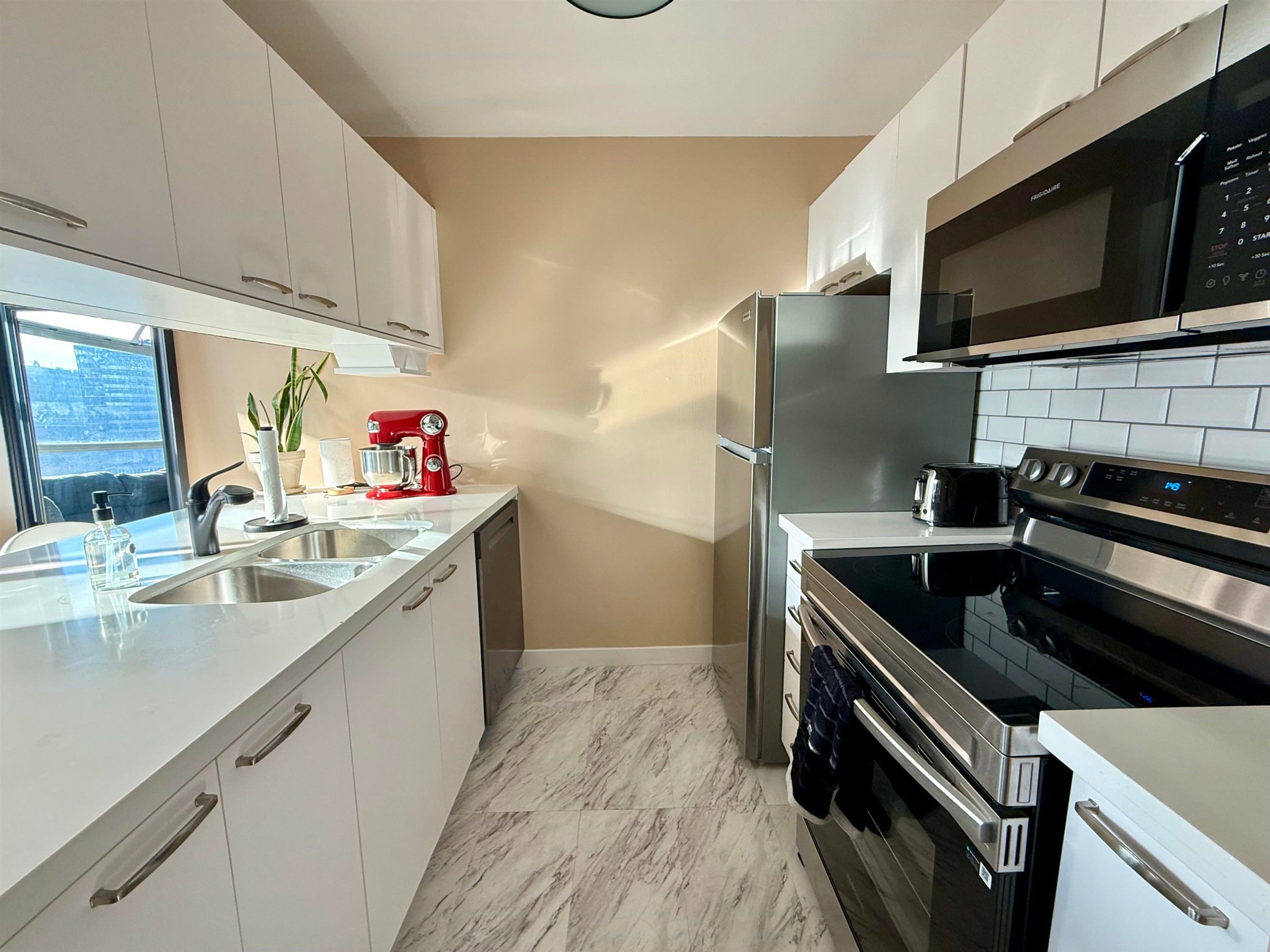 1701-438 Seymour Street, Vancouver, BC