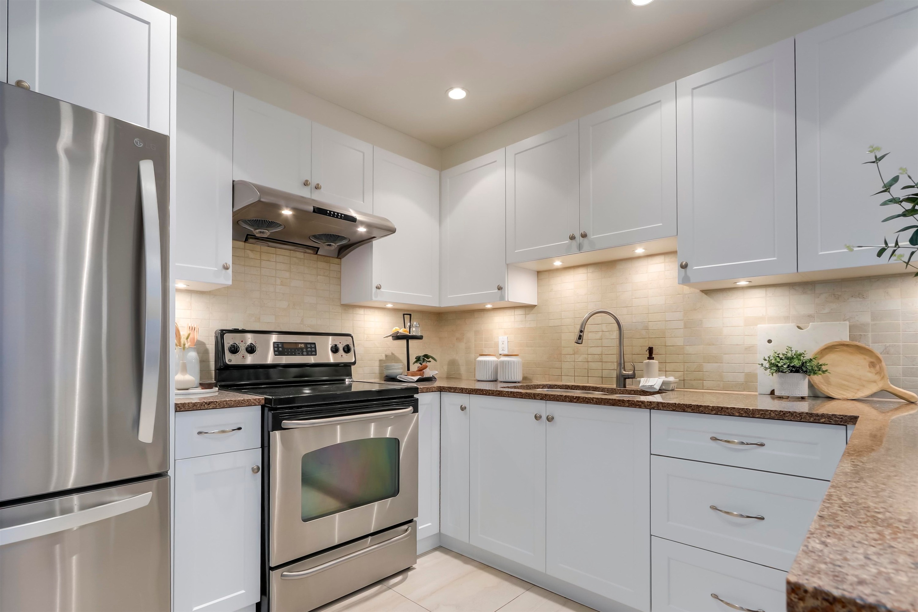 2564 6Th Avenue W, Vancouver, BC