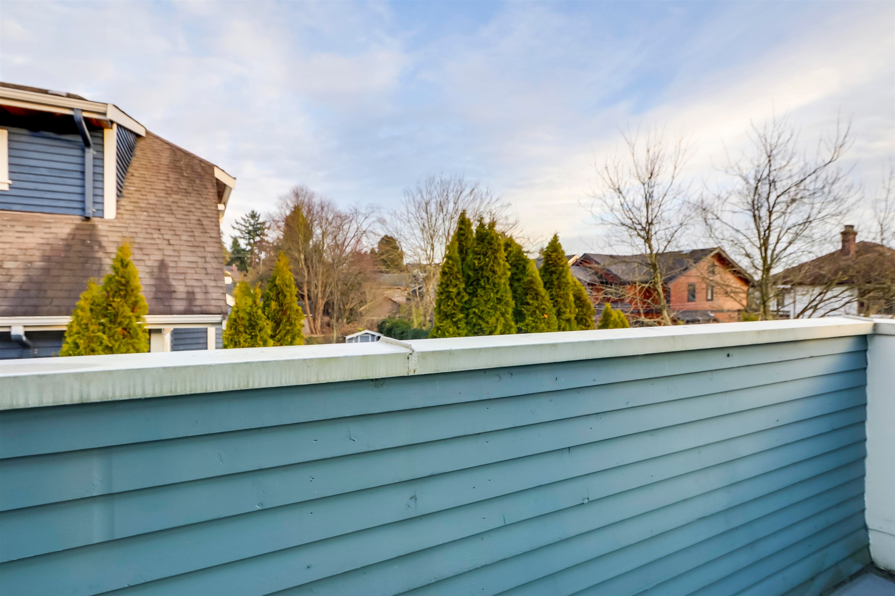 2564 6Th Avenue W, Vancouver, BC