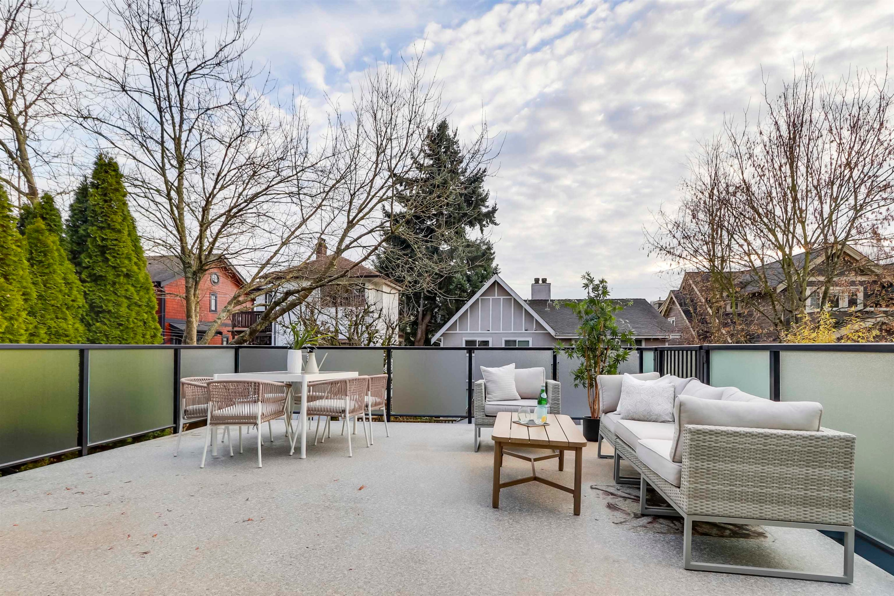 2564 6Th Avenue W, Vancouver, BC