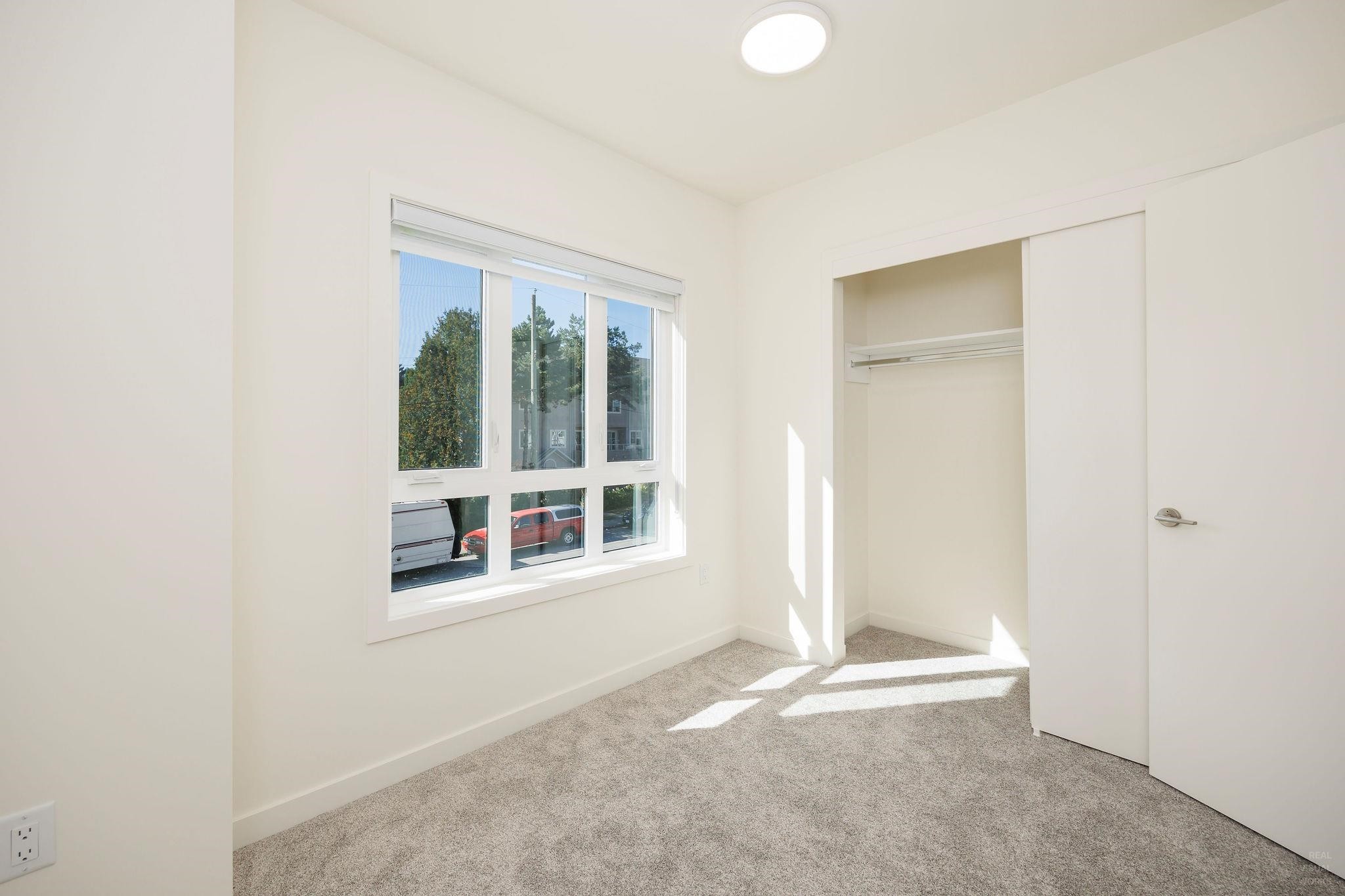 8-6929 Balmoral Street, Burnaby, BC