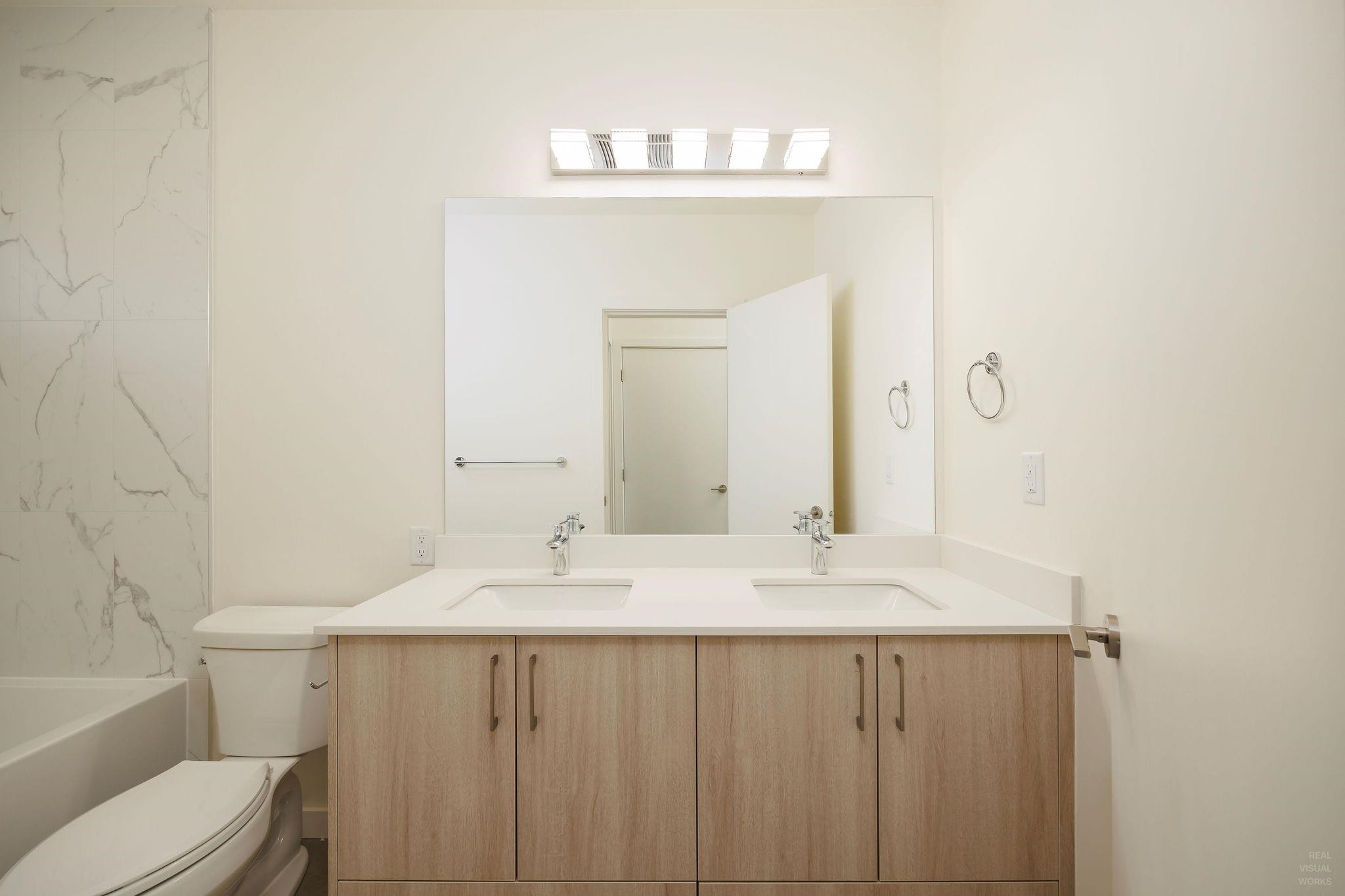 8-6929 Balmoral Street, Burnaby, BC