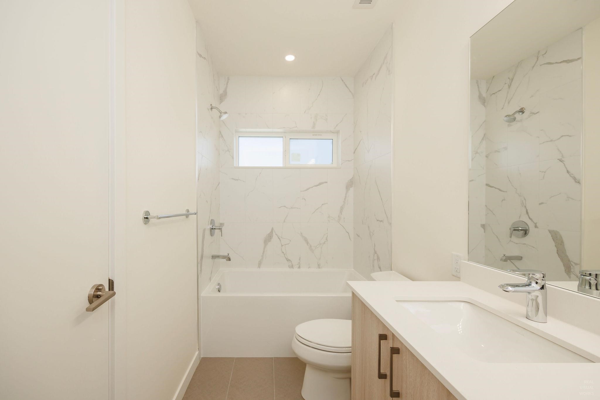 8-6929 Balmoral Street, Burnaby, BC