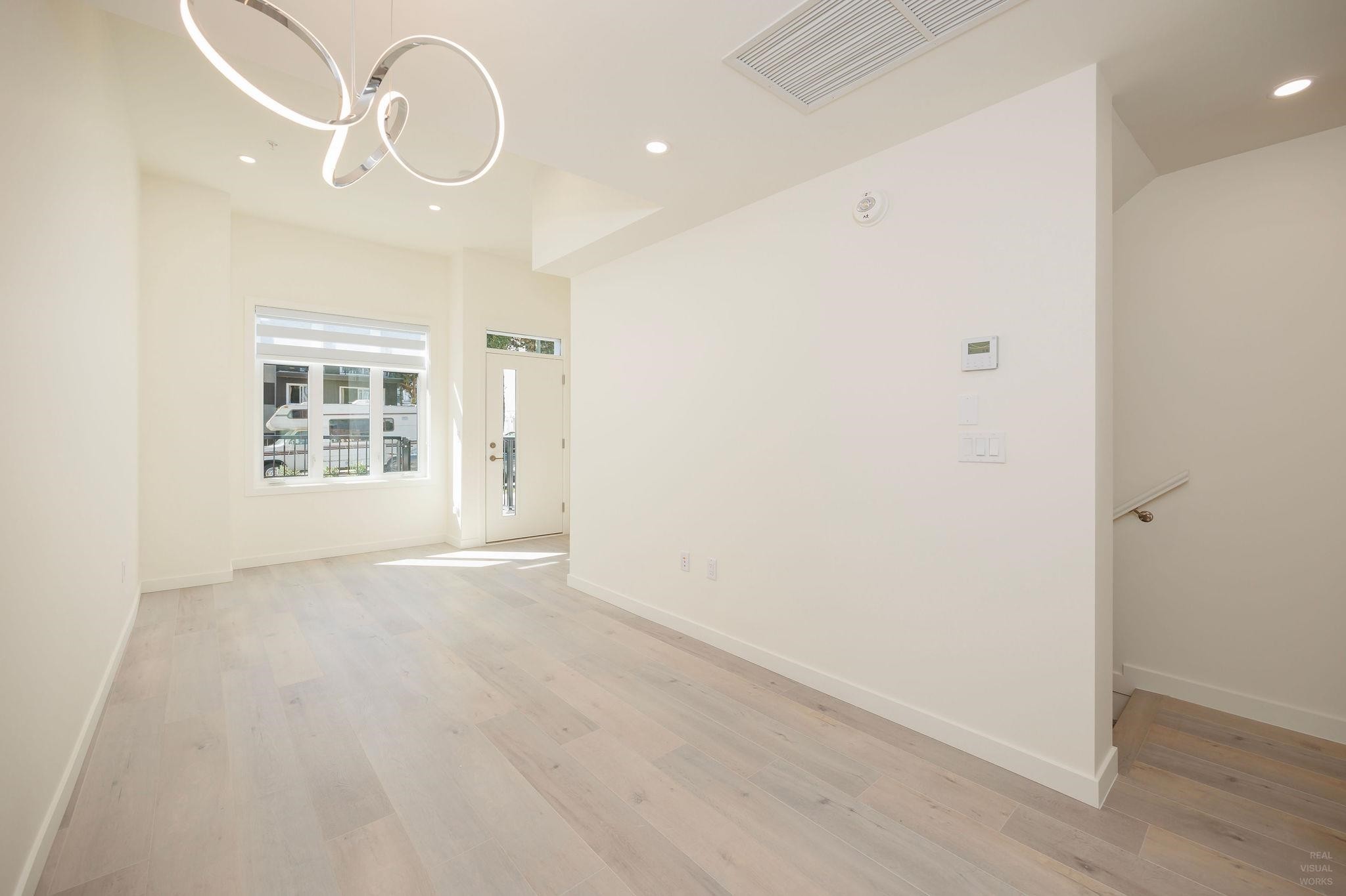 8-6929 Balmoral Street, Burnaby, BC