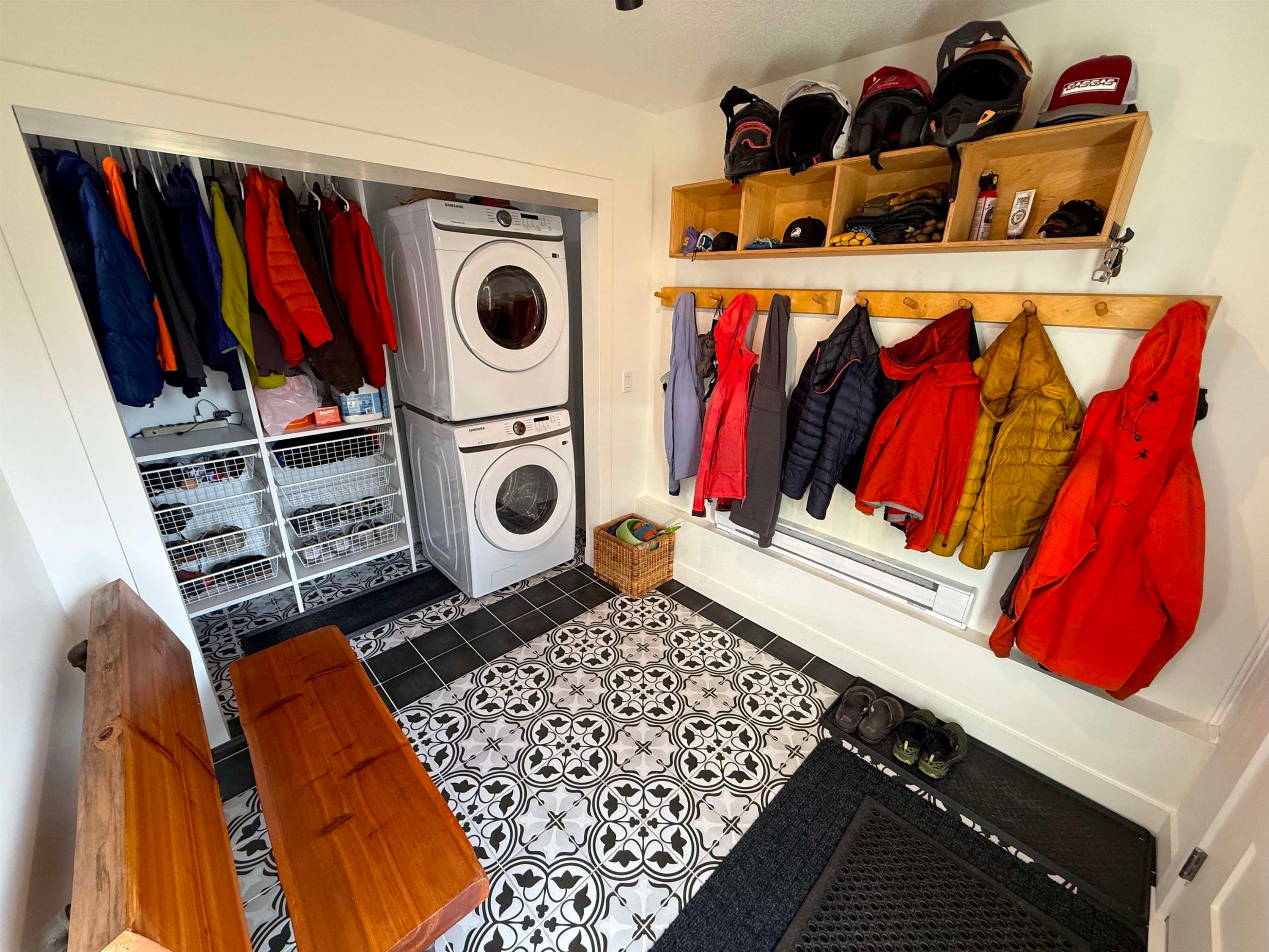 1212 Parkwood Place, Squamish, BC