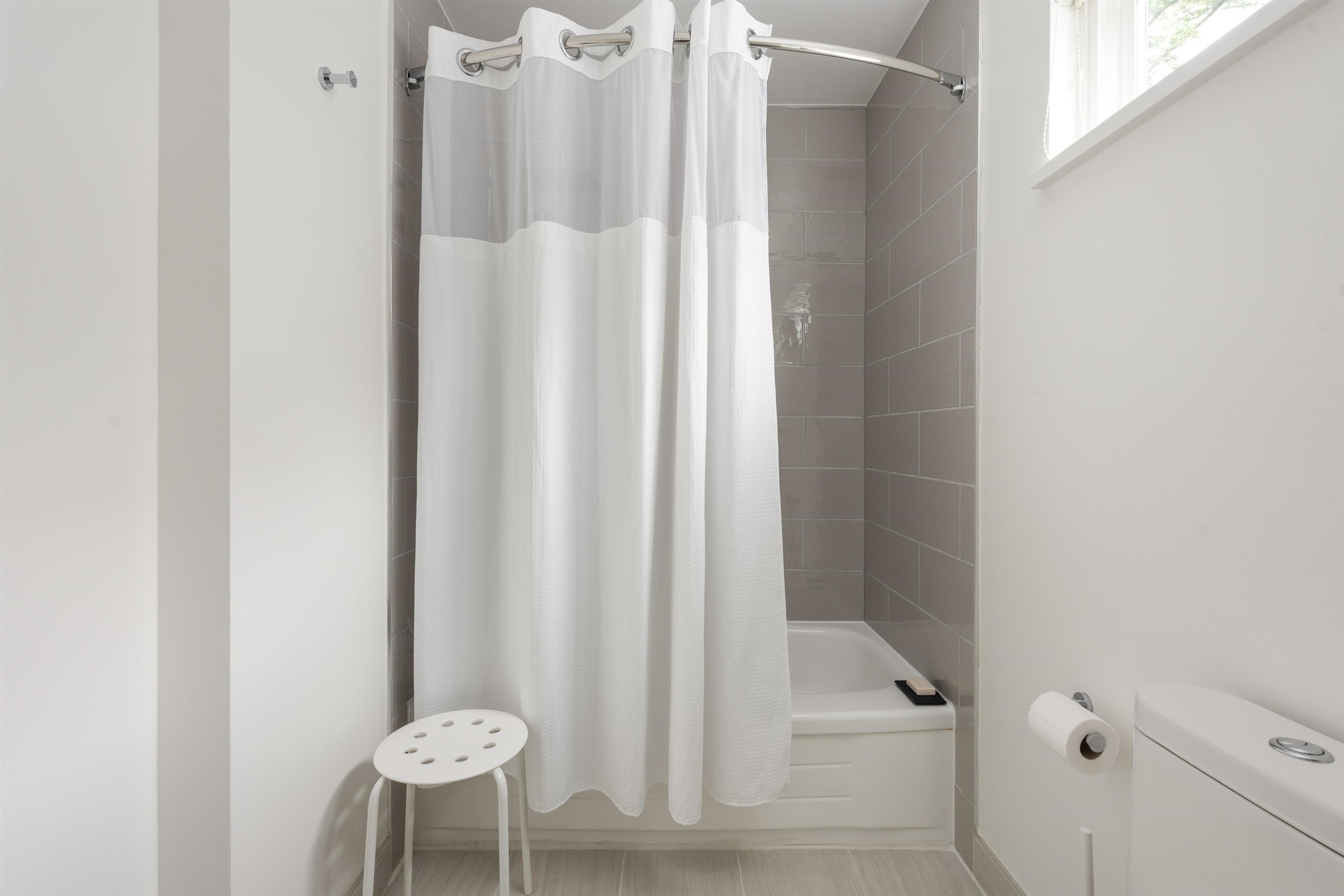 1915 Chesterfield Avenue, North Vancouver, BC