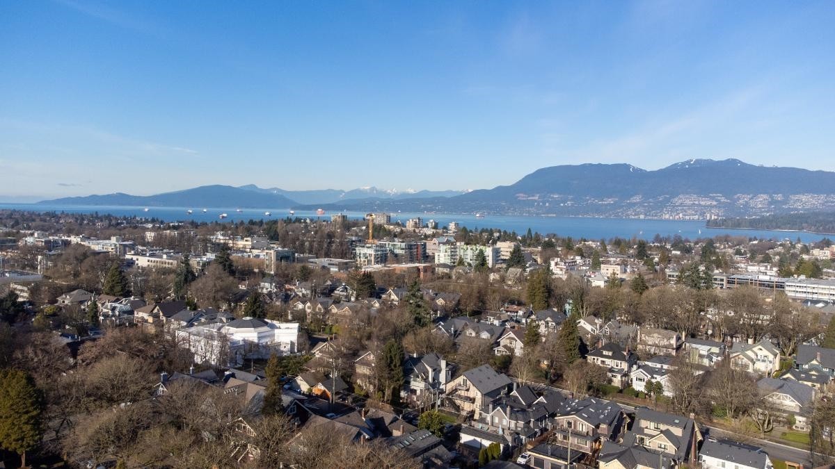 101-1777 13Th Avenue W, Vancouver, BC