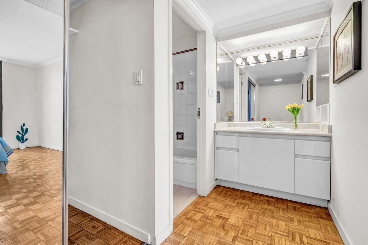 512-4900 Cartier Street, Vancouver, BC