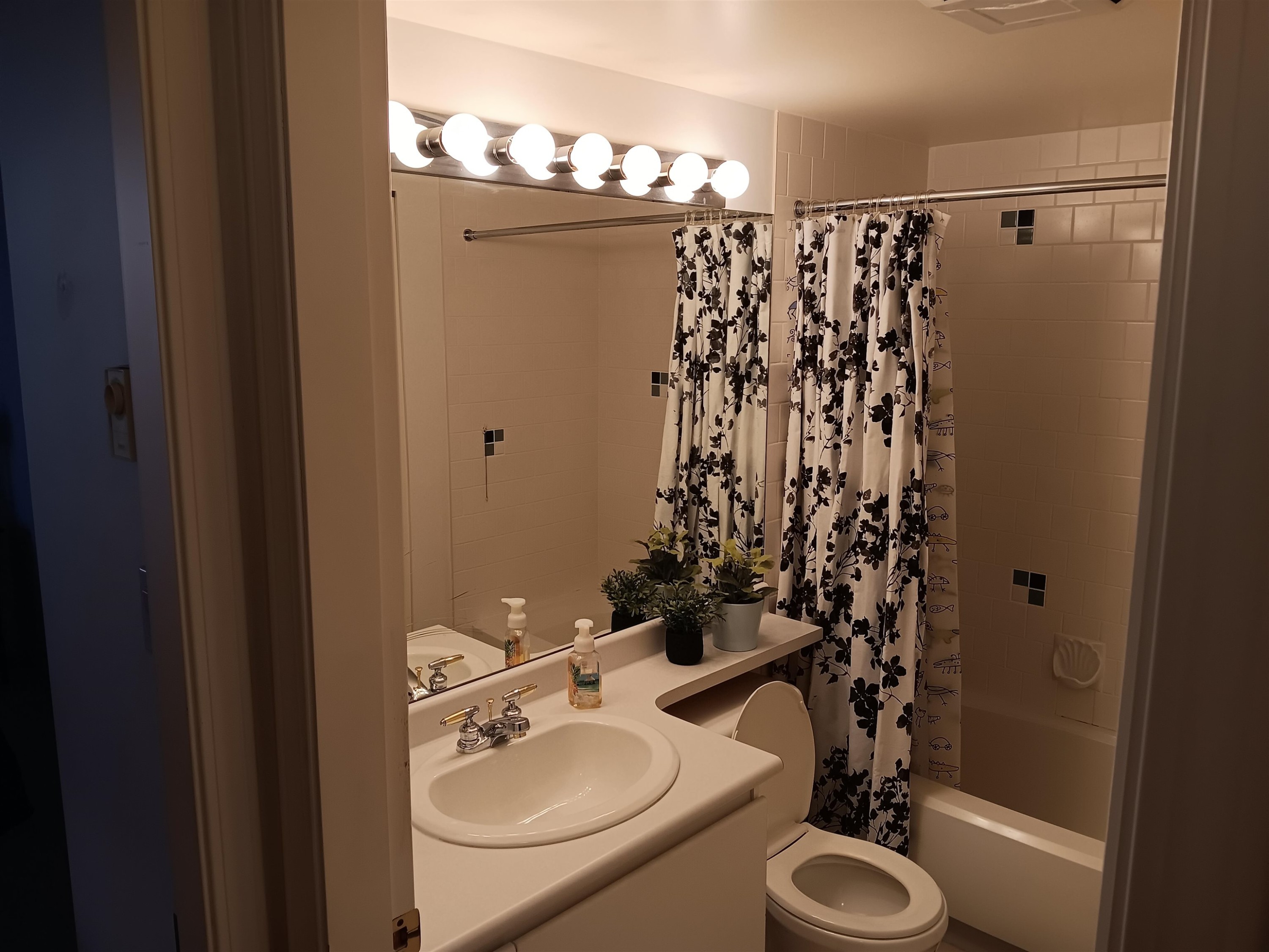 1203-5189 Gaston Street, Vancouver, BC