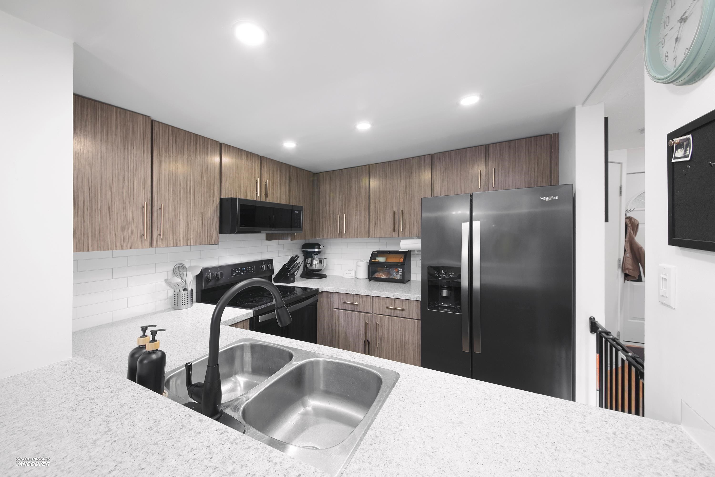 16-21550 Cherrington Avenue, Maple Ridge, BC