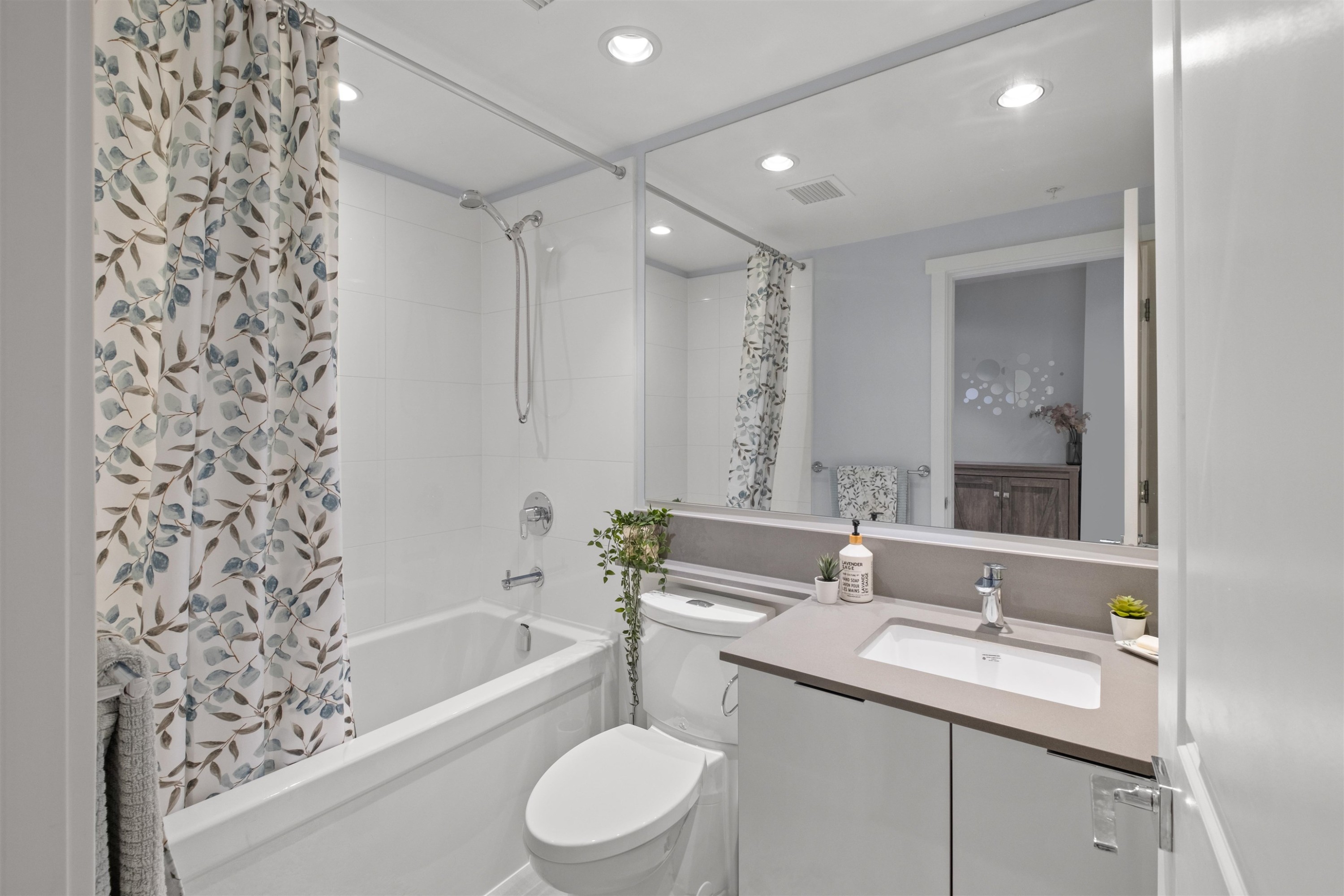 2206-2388 Madison Avenue, Burnaby, BC