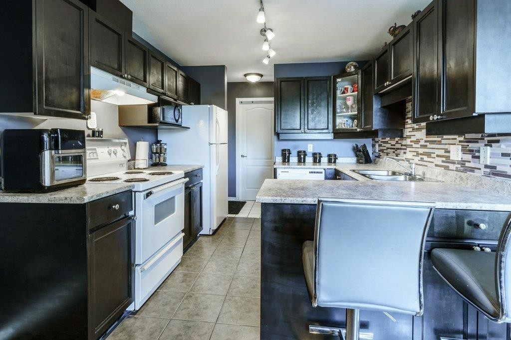 201-22722 Lougheed Highway, Maple Ridge, BC