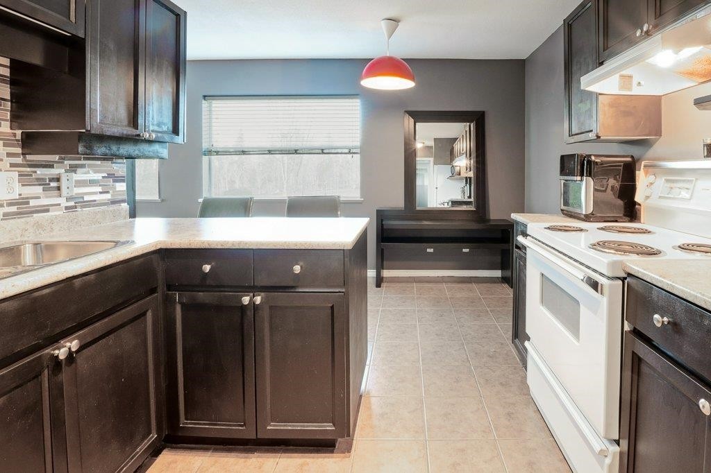 201-22722 Lougheed Highway, Maple Ridge, BC