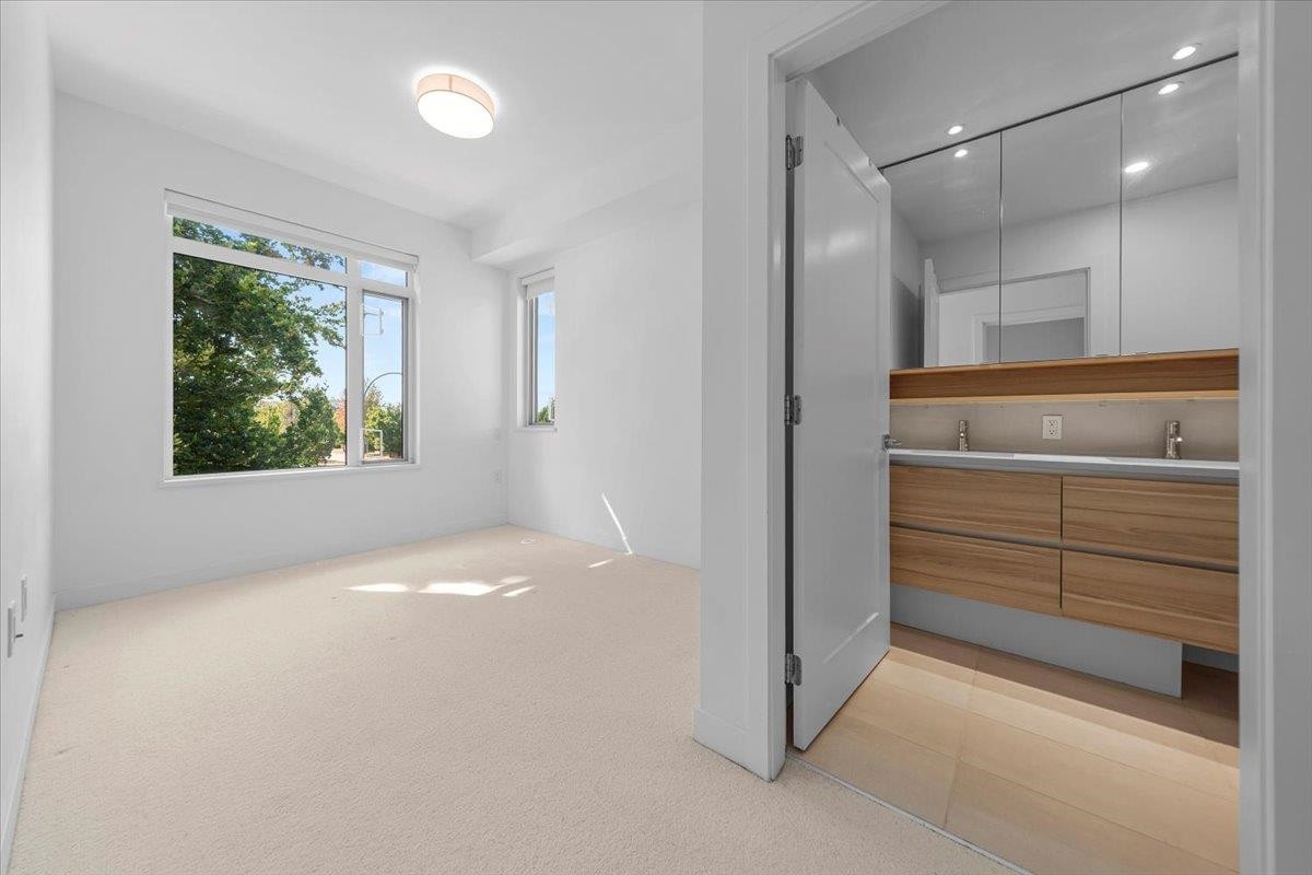 4110 Columbia Street, Vancouver, BC