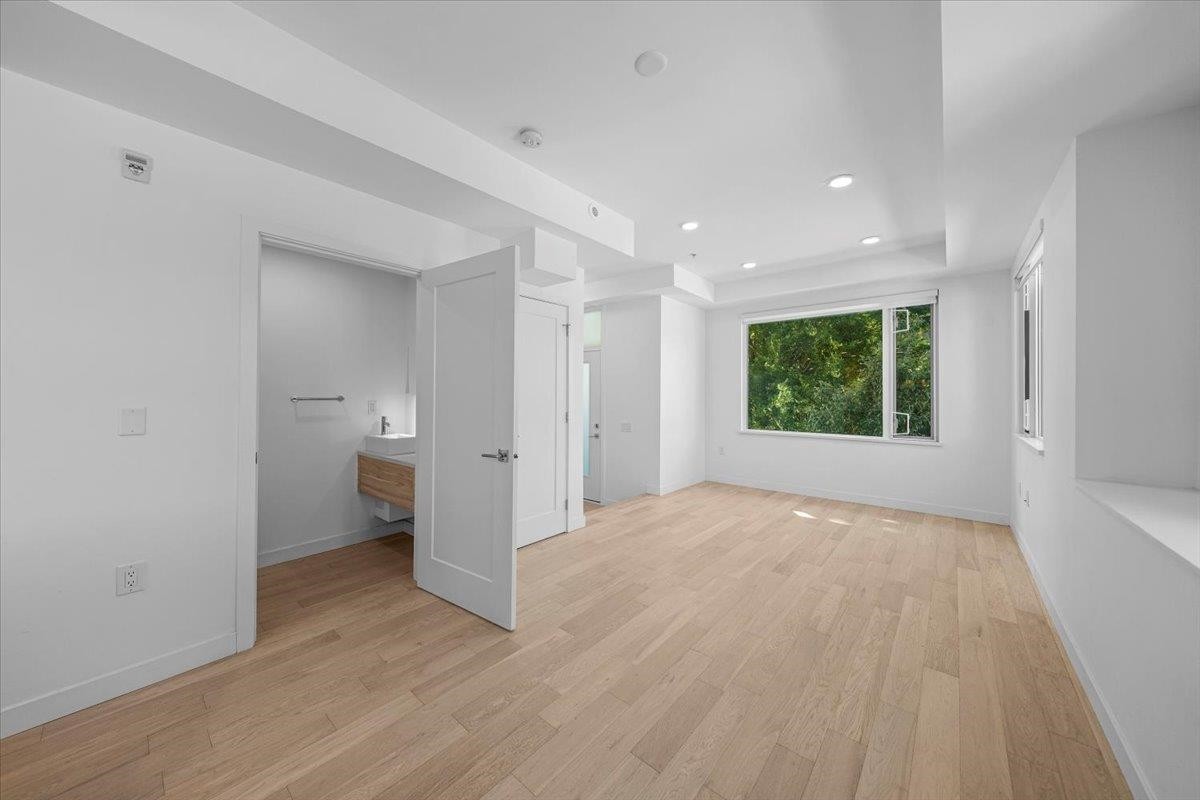 4110 Columbia Street, Vancouver, BC