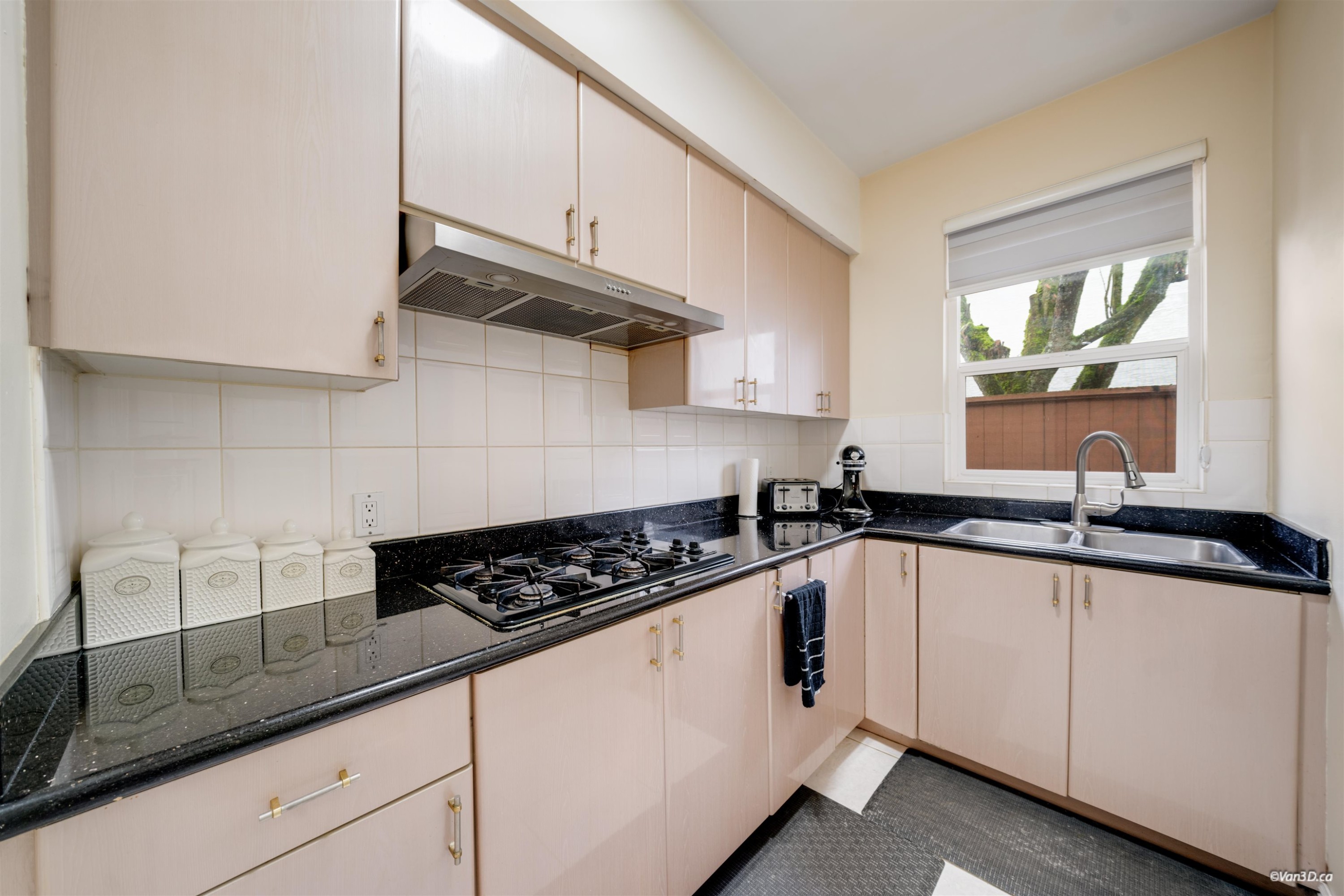 10320 Scotsdale Avenue, Richmond, BC