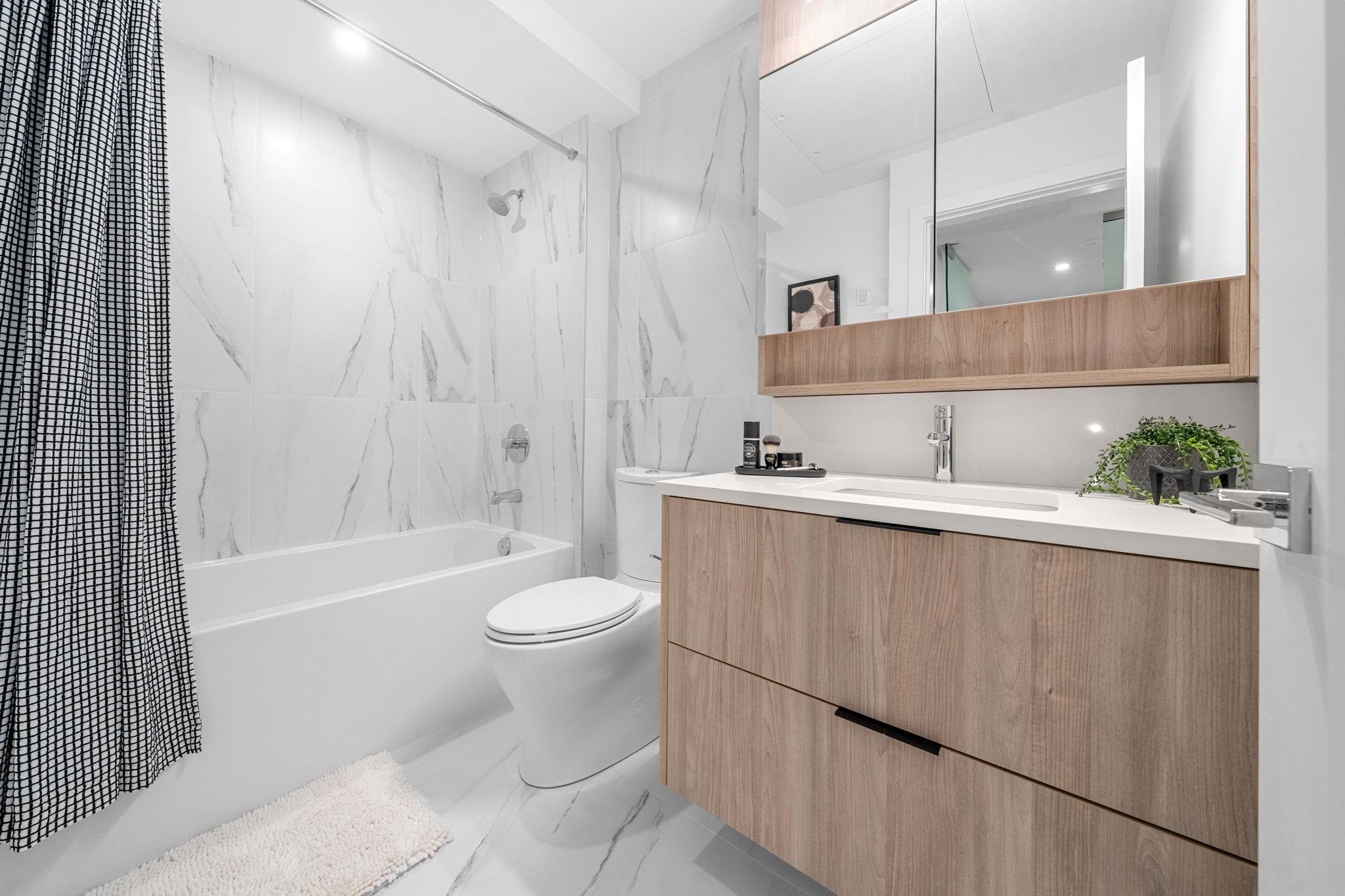 111-7161 17Th Avenue, Burnaby, BC