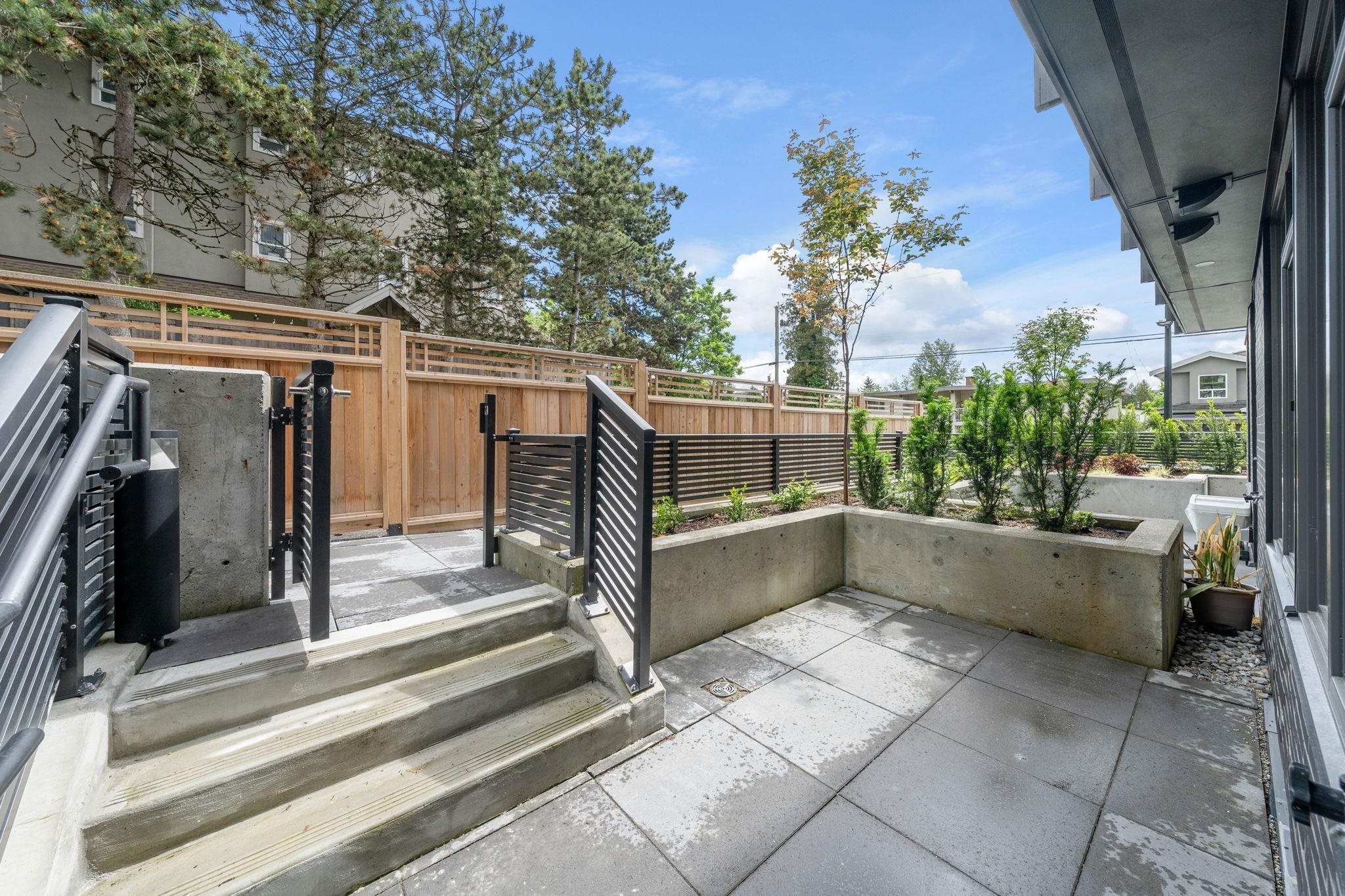 111-7161 17Th Avenue, Burnaby, BC